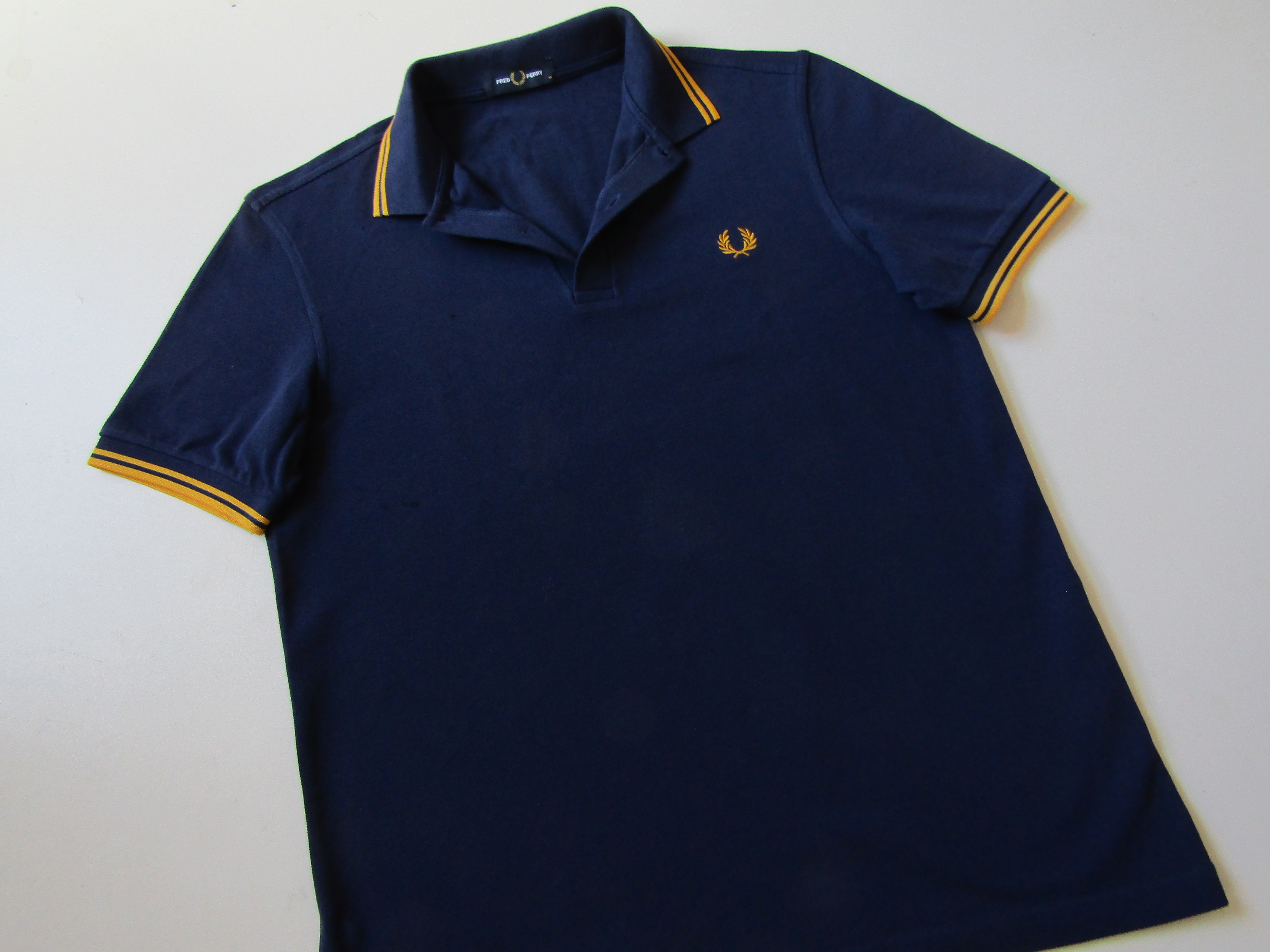 Pánské tričko- FRED PERRY... VEL-M