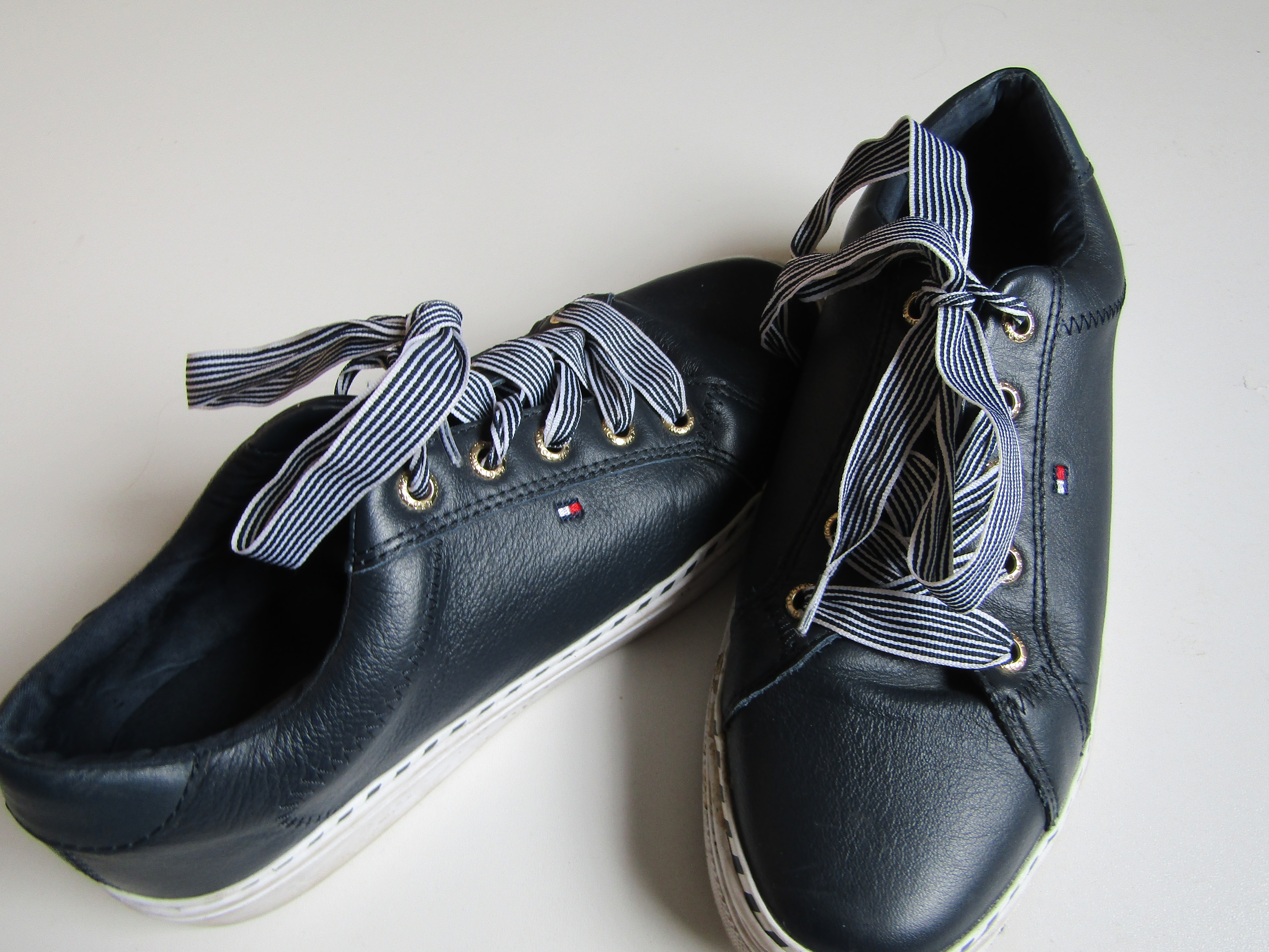 BOTY- TOMMY HILFIGER... VEL-39