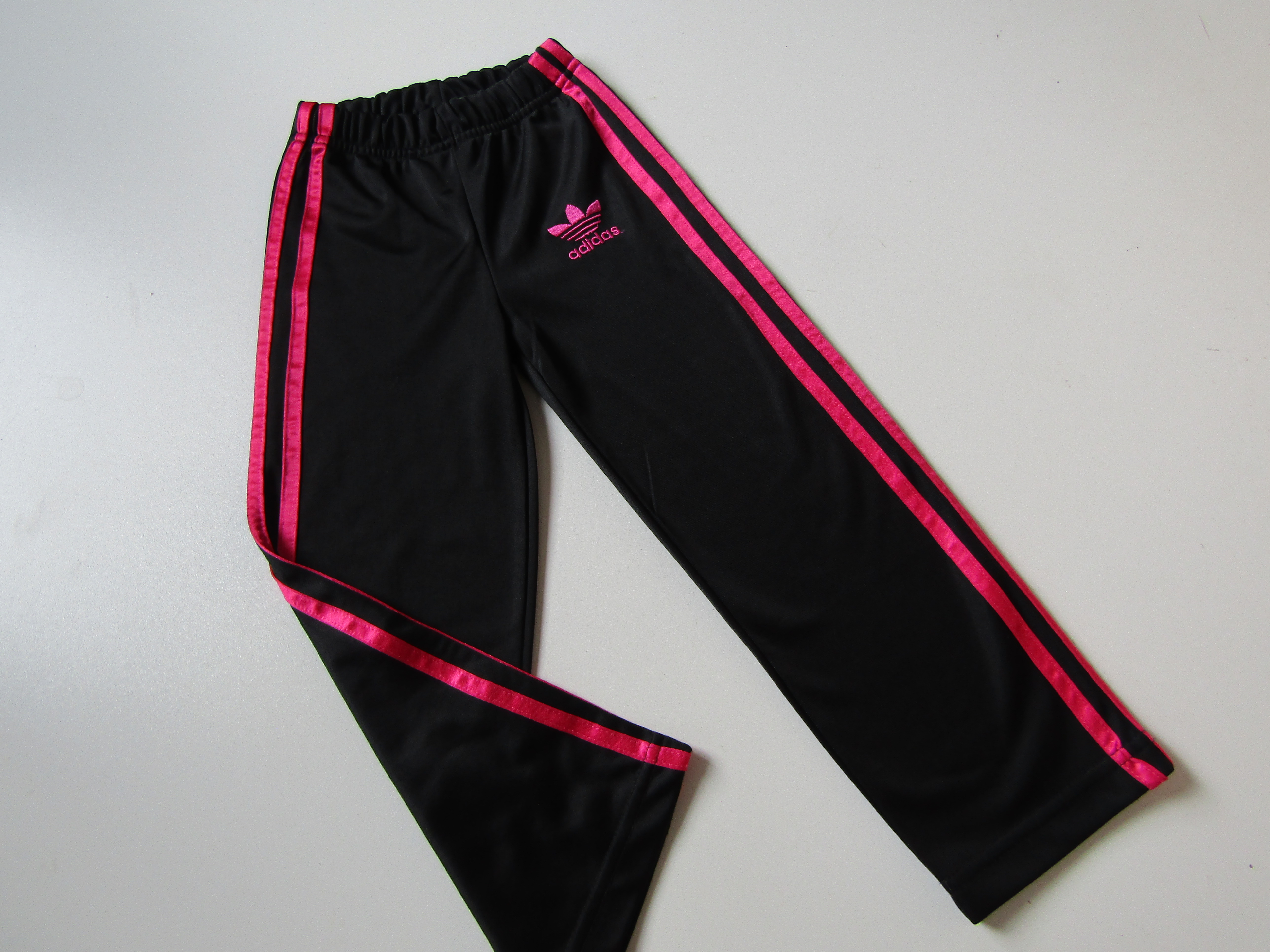 Dívčí sportovní kalhoty- ADIDAS... VEL-116