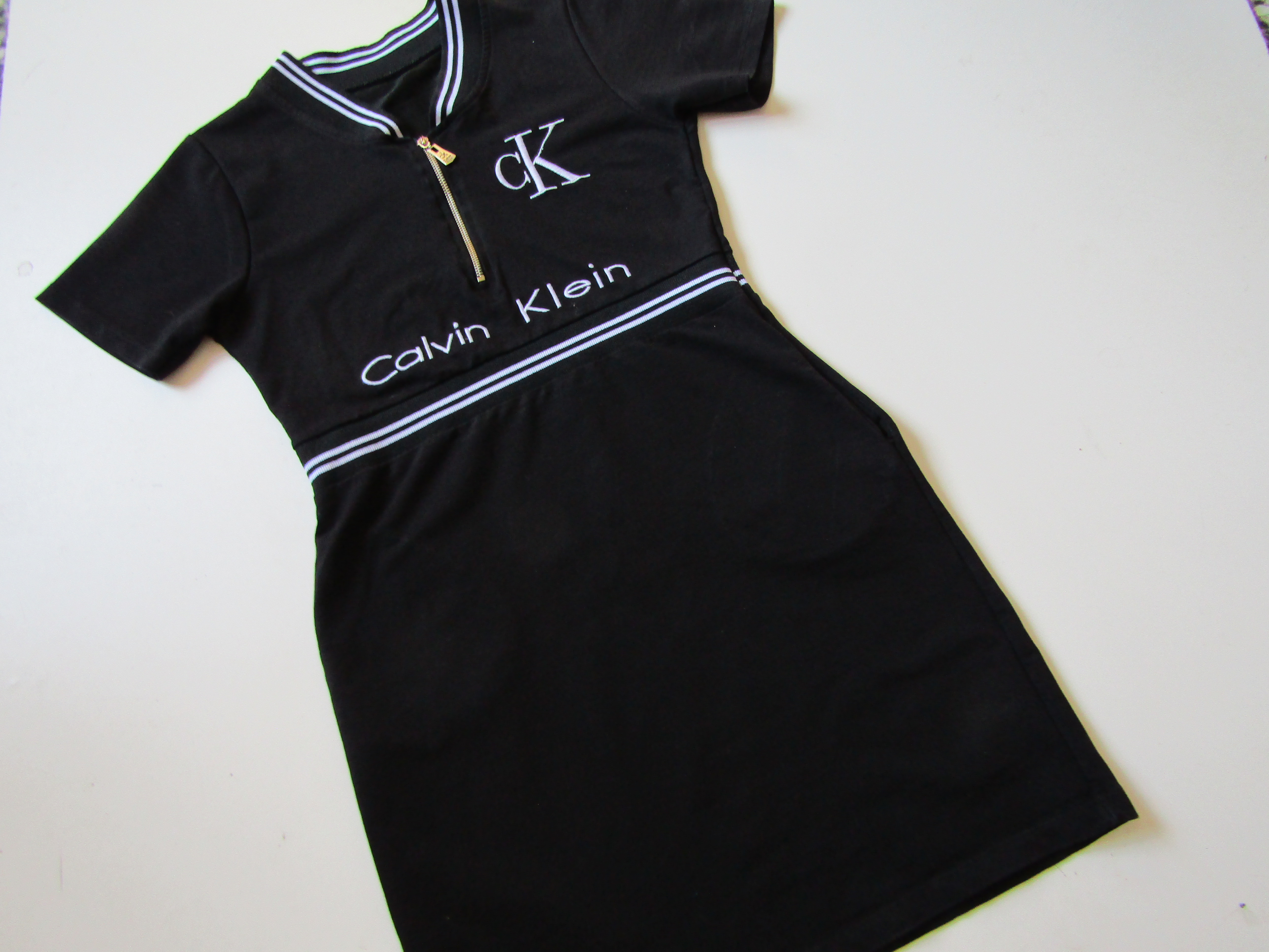 Dámské šaty- CALVIN KLEIN... VEL-S