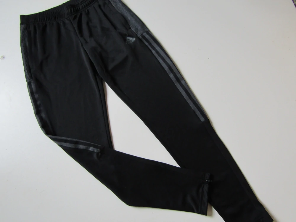 Chlapecké sportovní kalhoty- ADIDAS-NOVÉ... VEL-XS