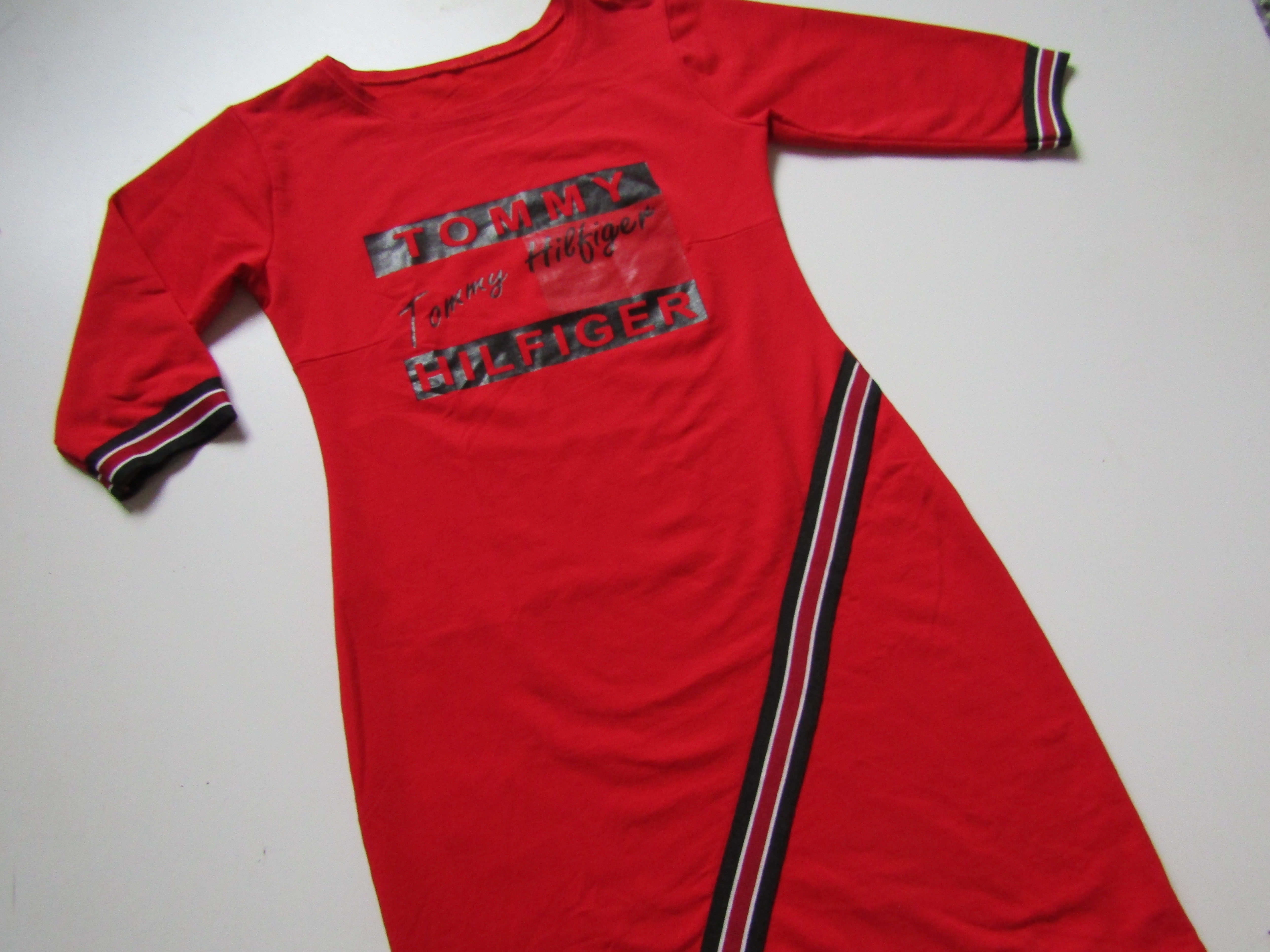 Dámské šaty.- TOMMY HILFIGER-NOVÉ... VEL-M