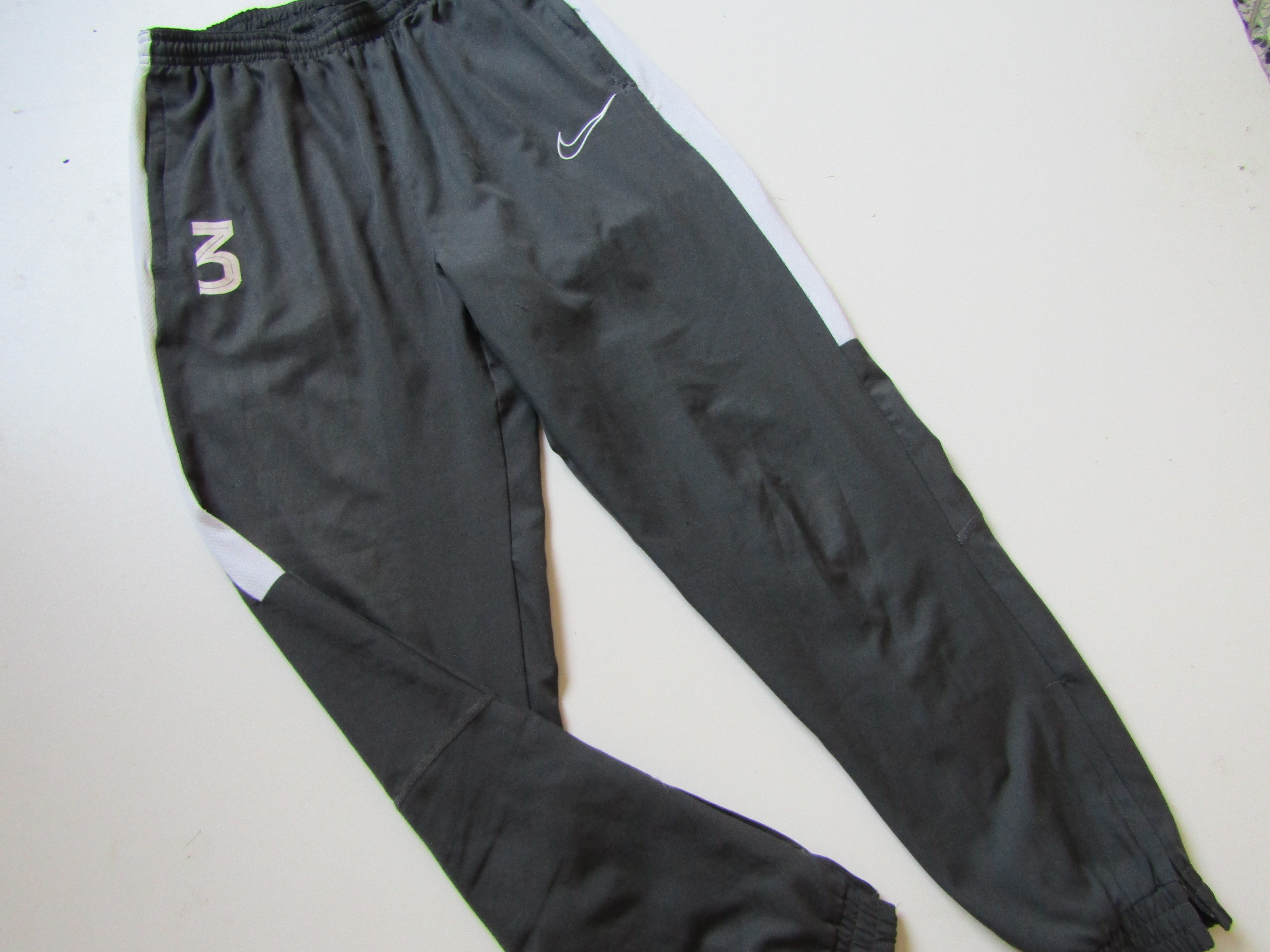 Chlapecké sportovní kalhoty- NIKE... VEL-S