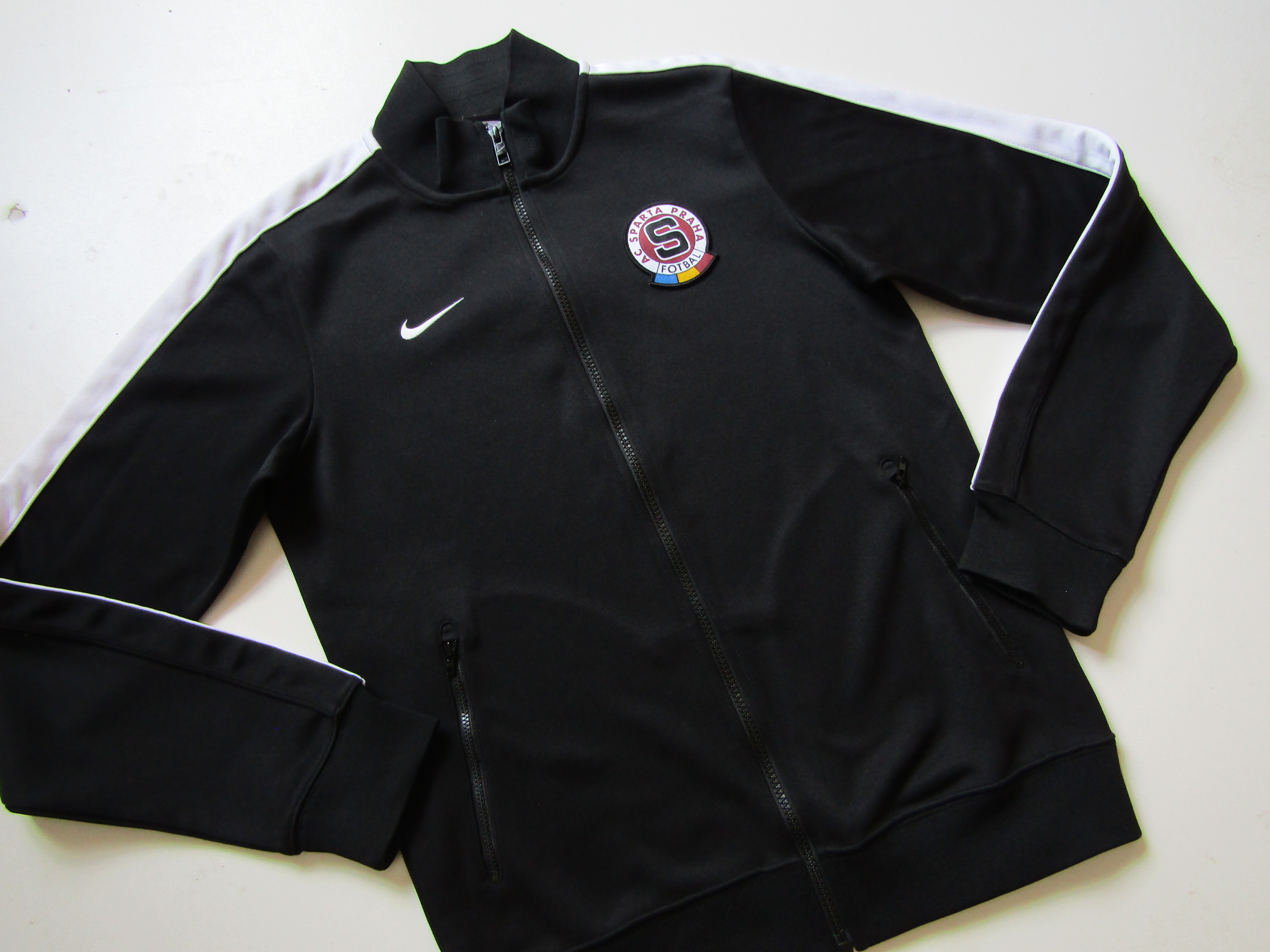 Chlapecká sportovní mikina- NIKE... VEL-S