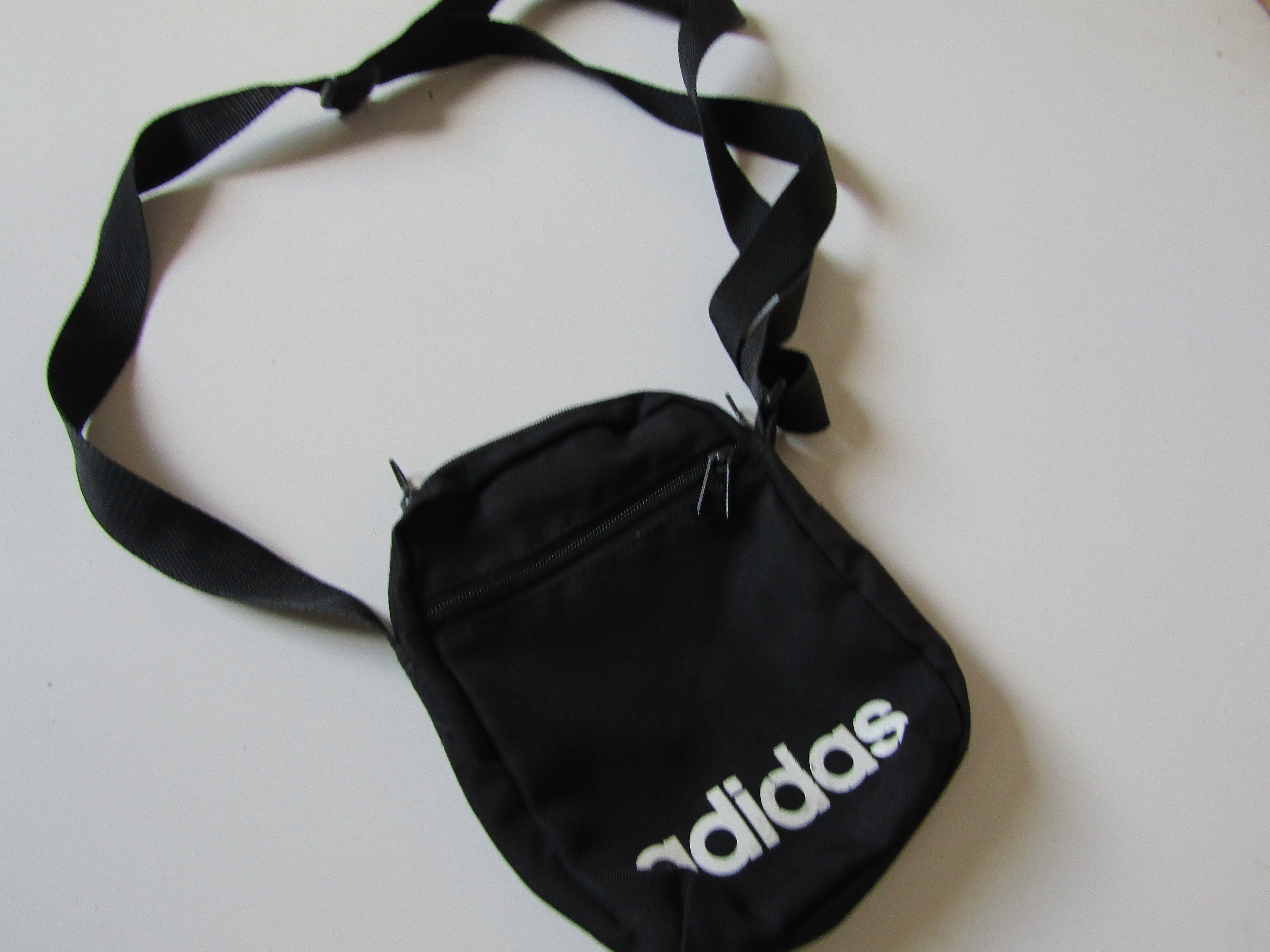 Sportovní kabelka- ADIDAS... VEL-UNI