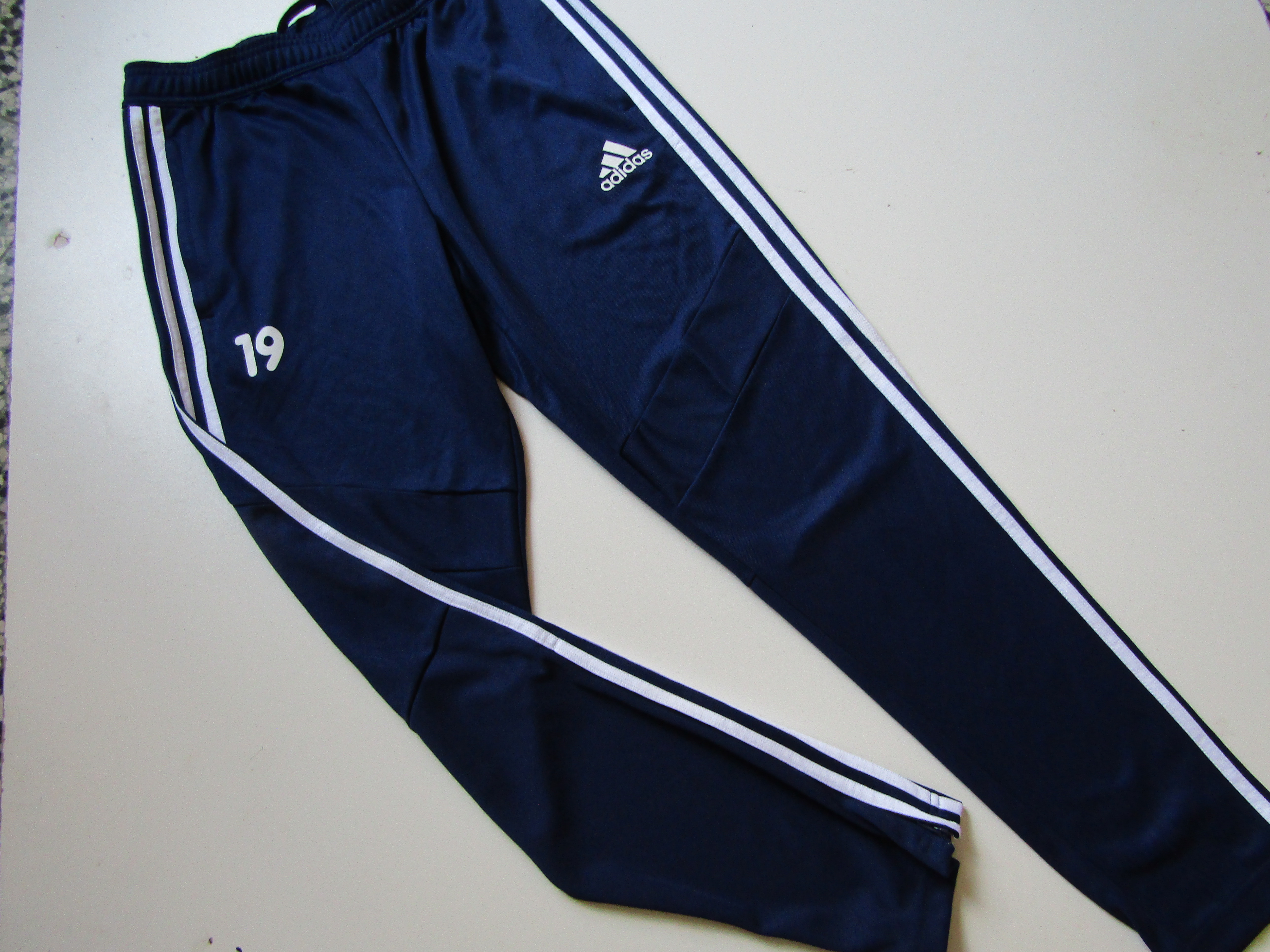 Chlapecké sportovní kalhoty- ADIDAS-NOVÉ... VEL-M