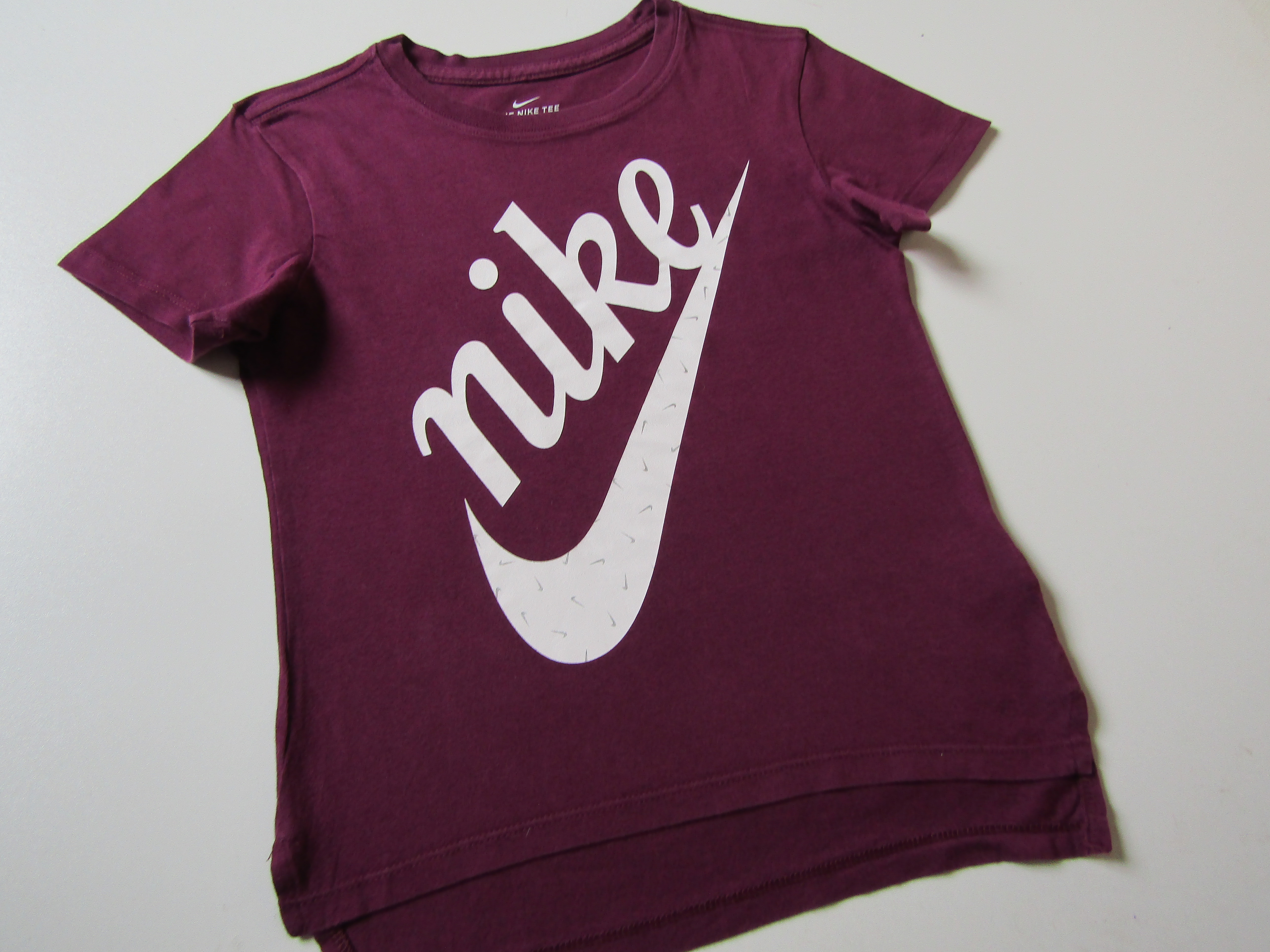 Dívčí sportovní tričko- NIKE... VEL-122-128