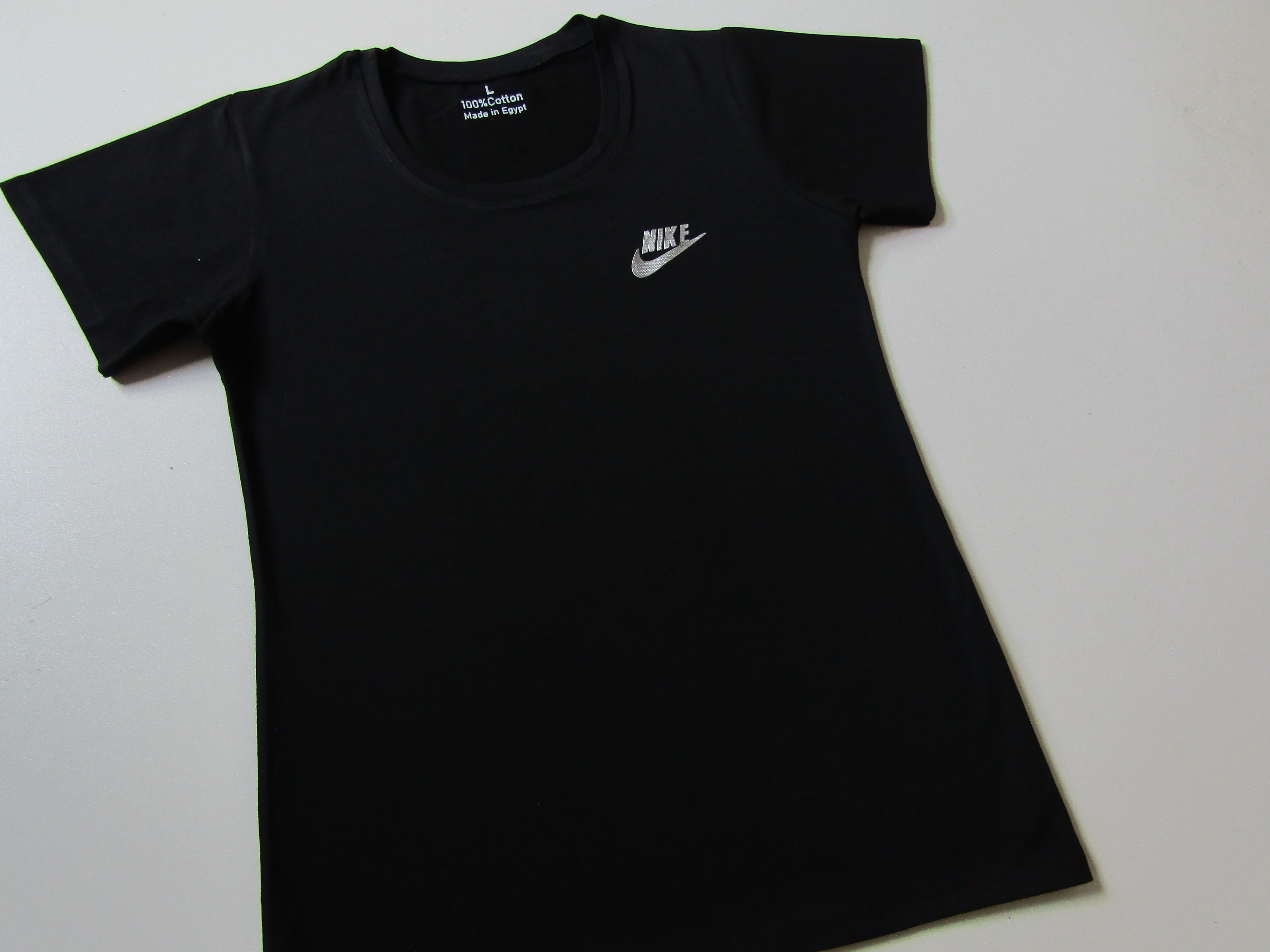 Dámské sportovní tričko- NIKE-NOVÉ... VEL-L