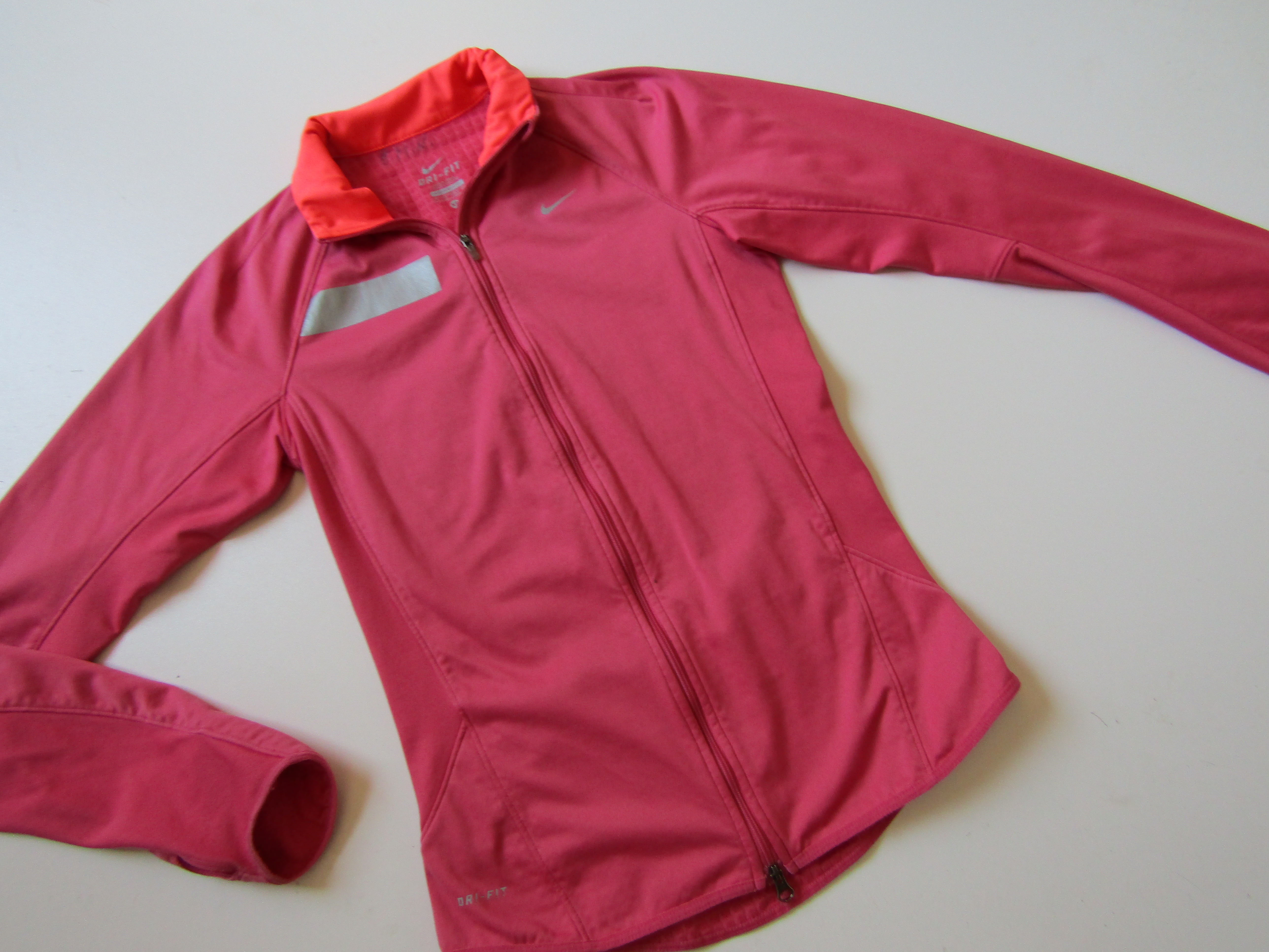 Dívčí softshelová bunda- NIKE... VEL-XS