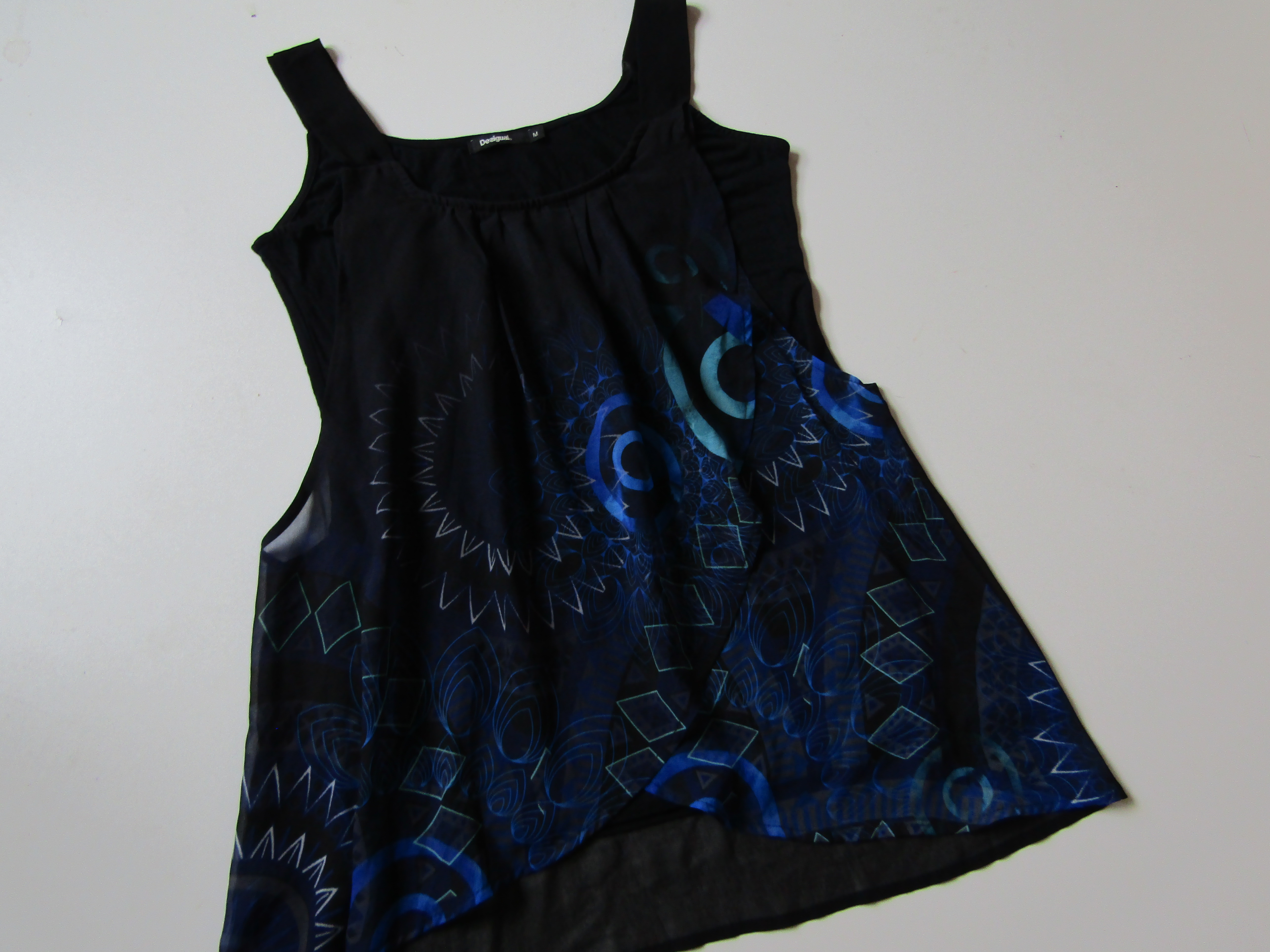 Dámská halenka- DESIGUAL... VEL-M