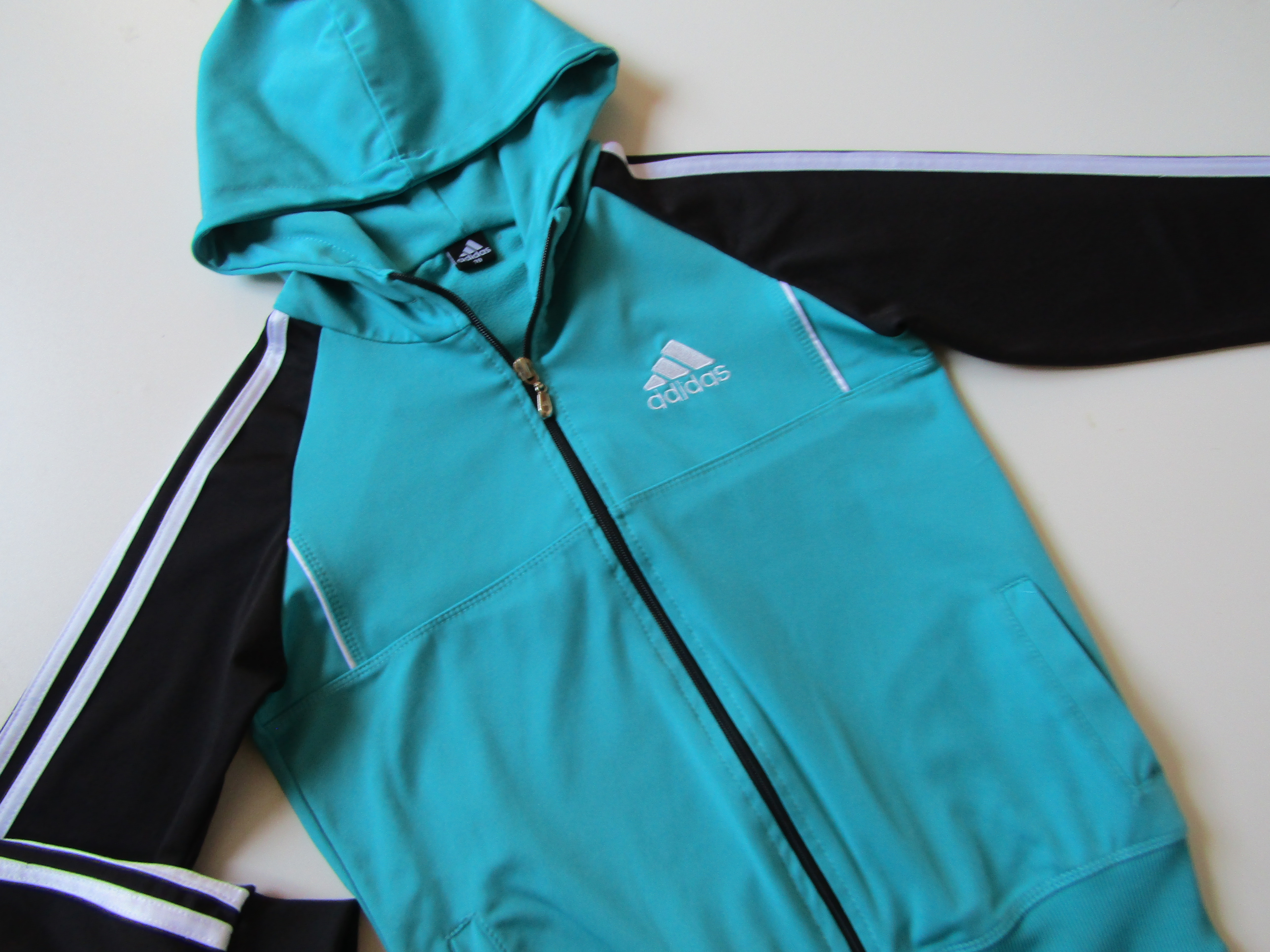 Chlapecká sportovní mikina- ADIDAS... VEL-140