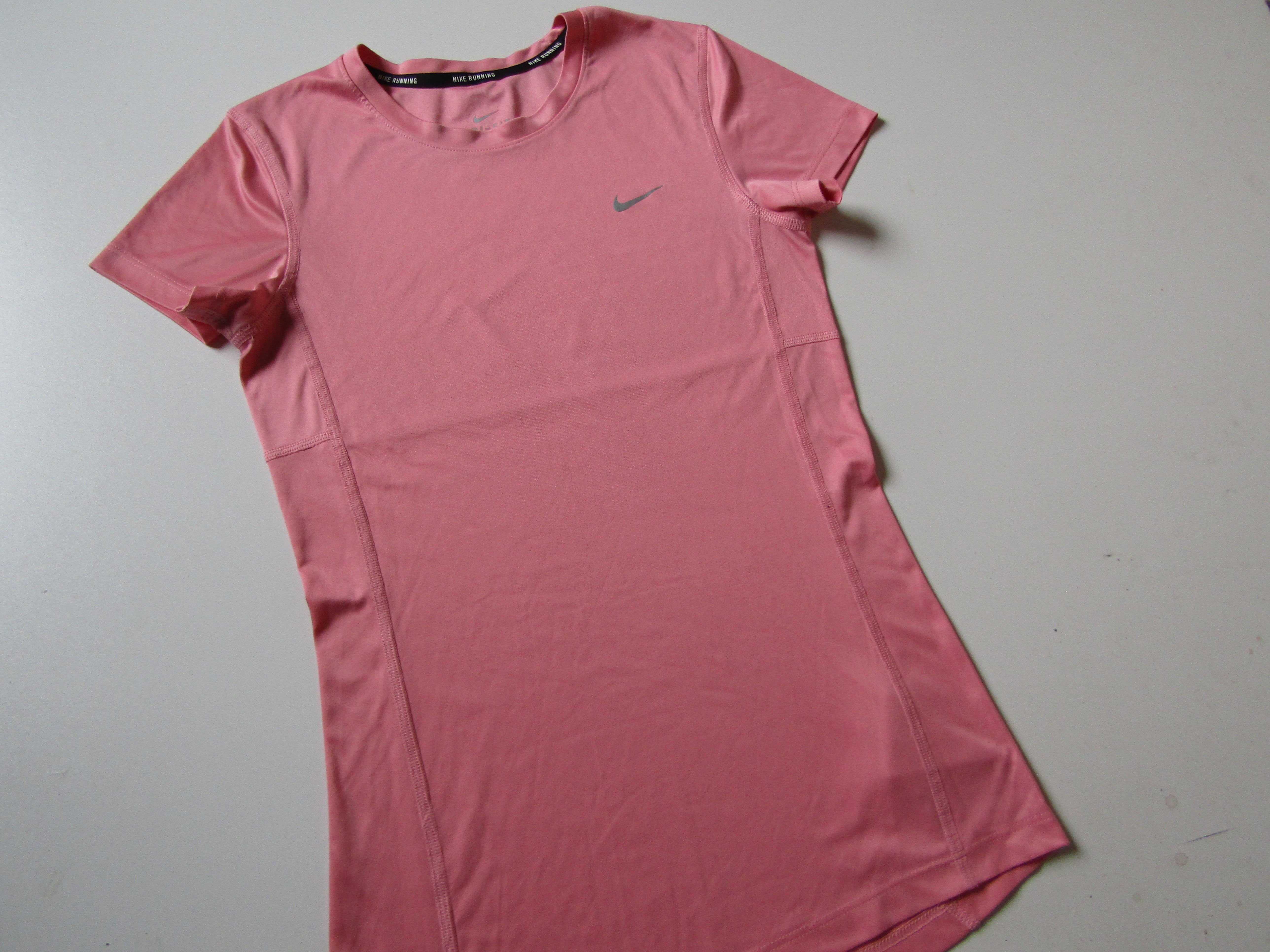 Dívčí sportovní tričko- NIKE... VEL-XS