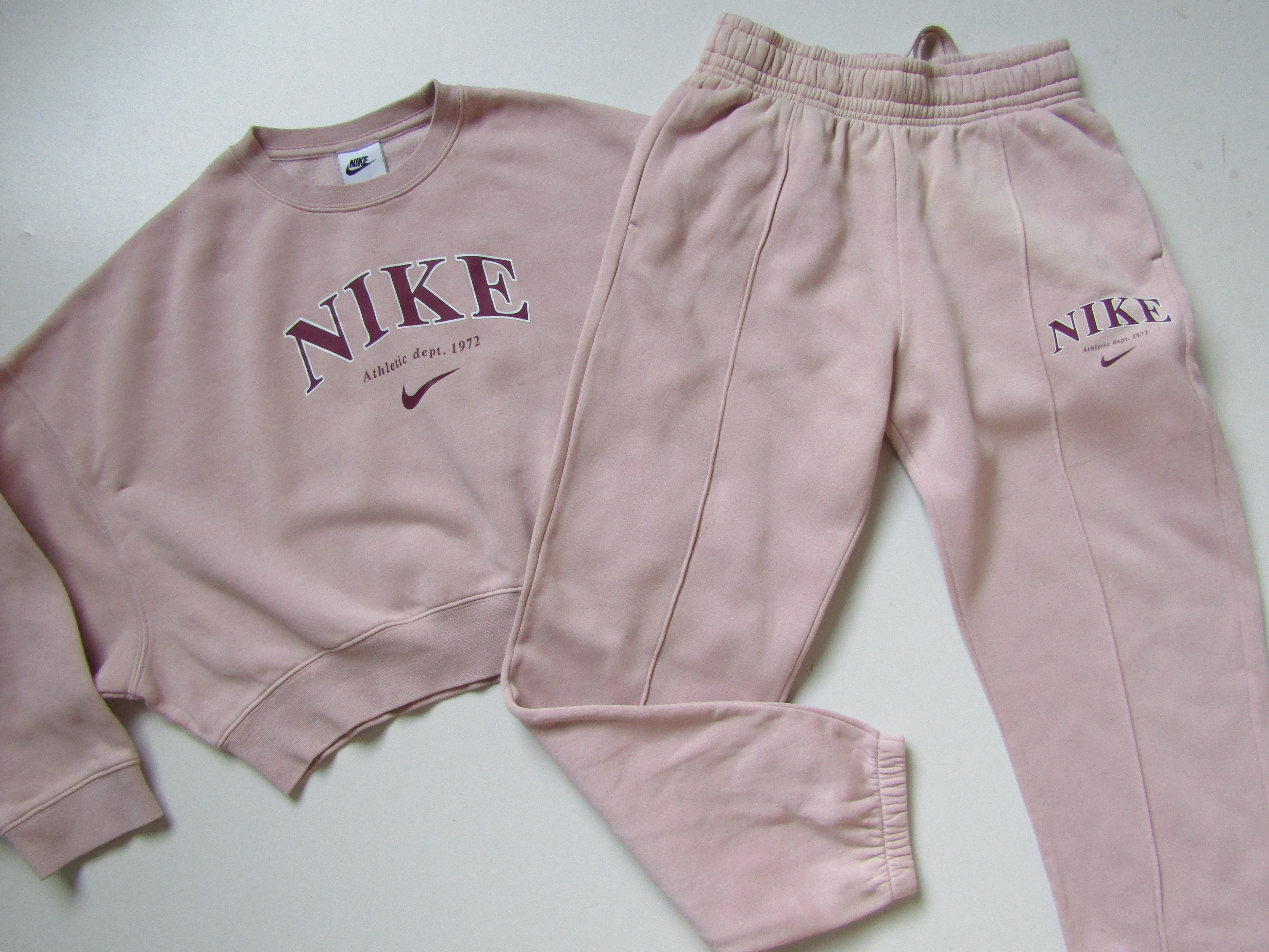 Dívčí sportovní OVERSIZE souprava- NIKE... VEL-134-146