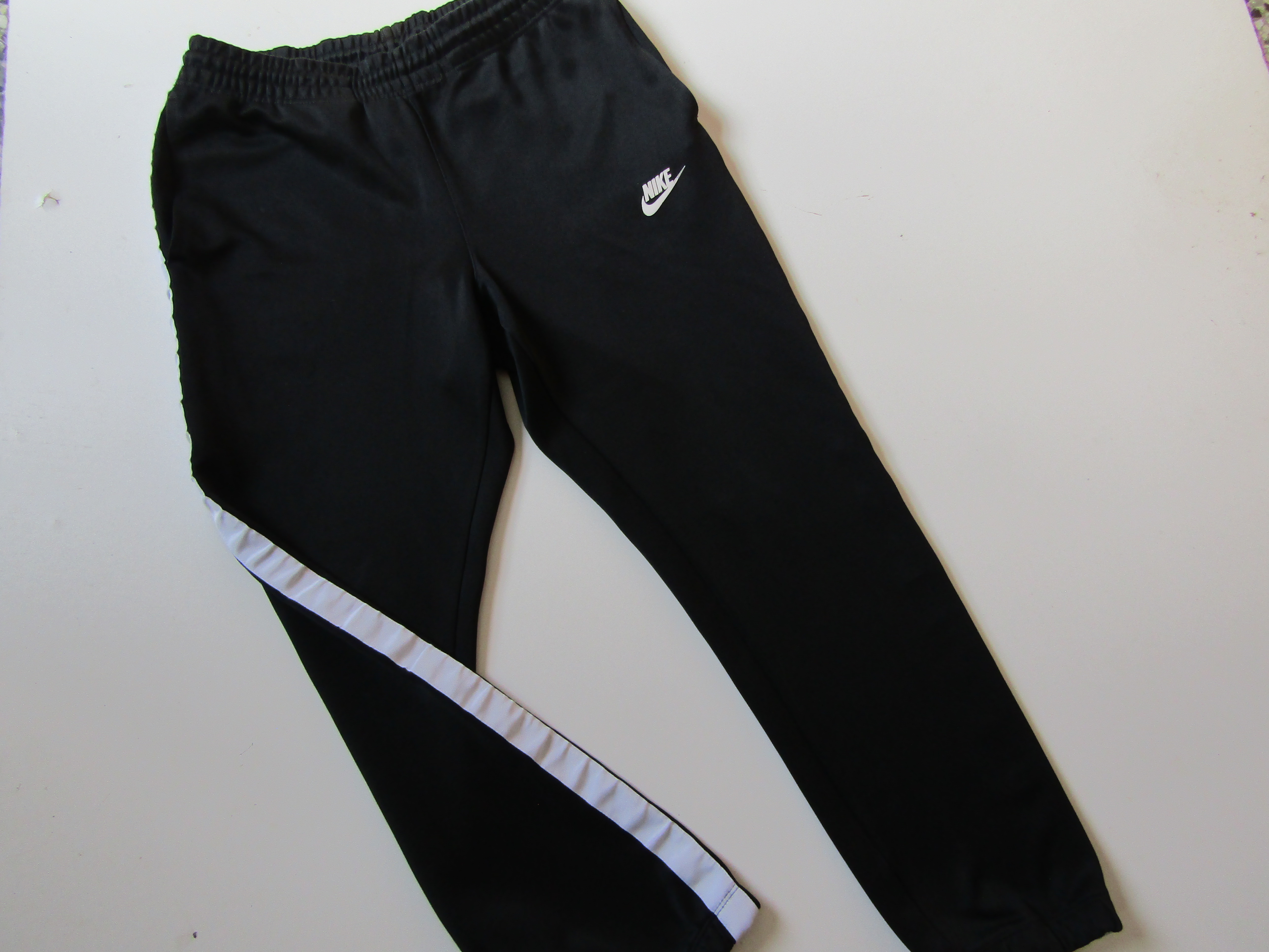 Dívčí oversize tepláky- NIKE... VEL-S