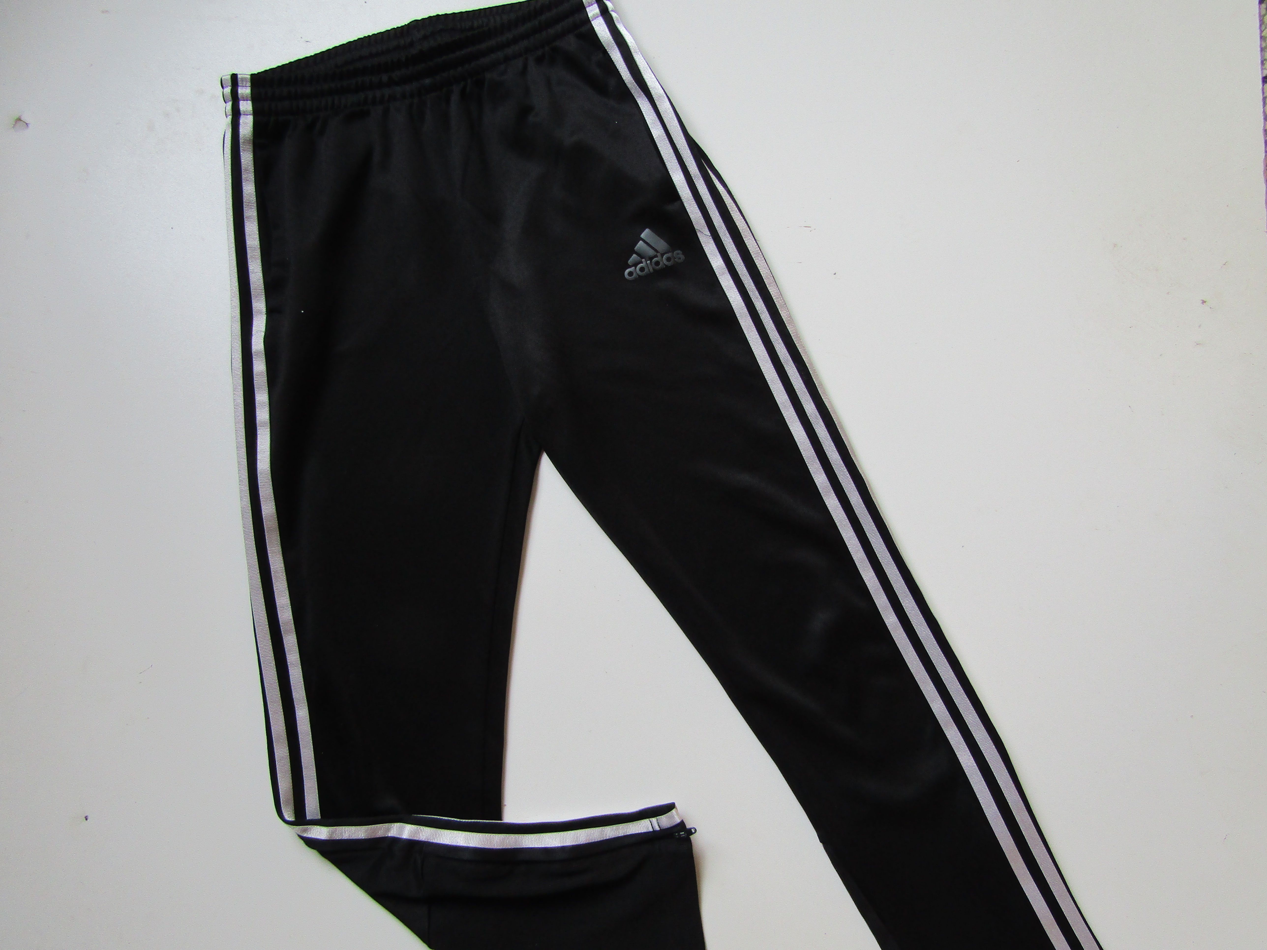 Chlapecké sportovní kalhoty- ADIDAS... VEL-158-164