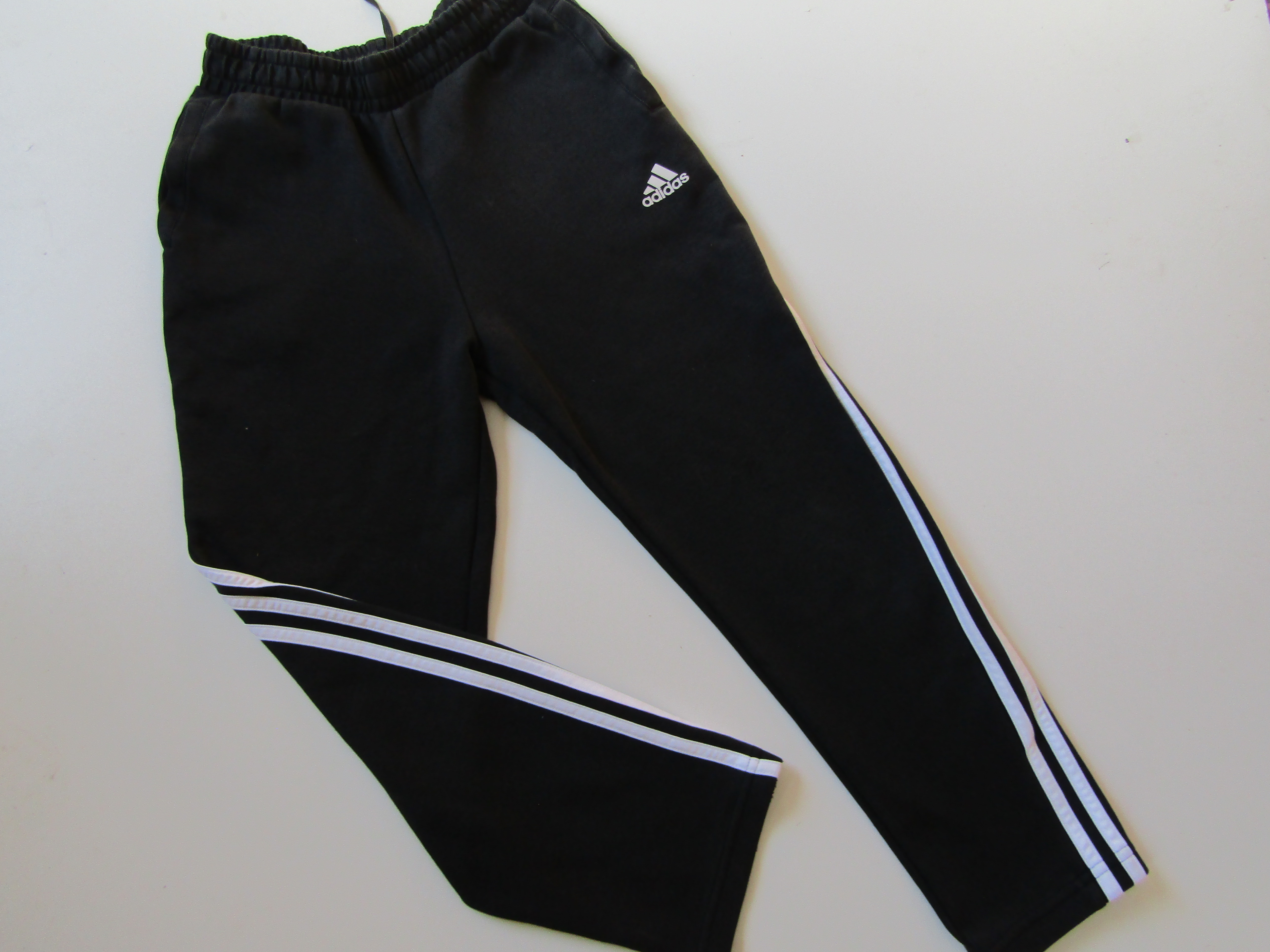 Dívčí sportovní tepláky- ADIDAS... VEL-146-152