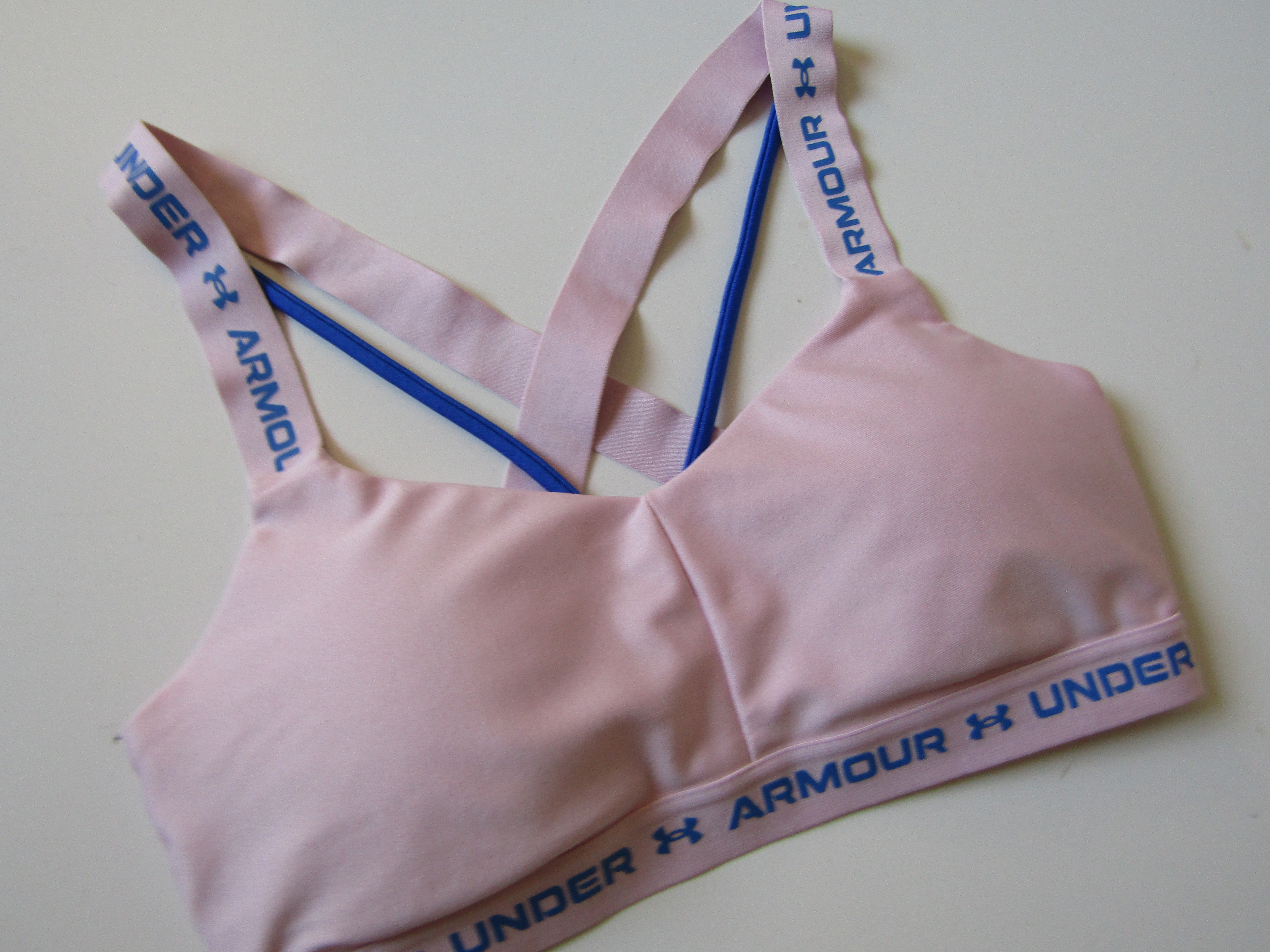 Dívčí sportovní podprsenka- UNDER ARMOUR... VEL-S
