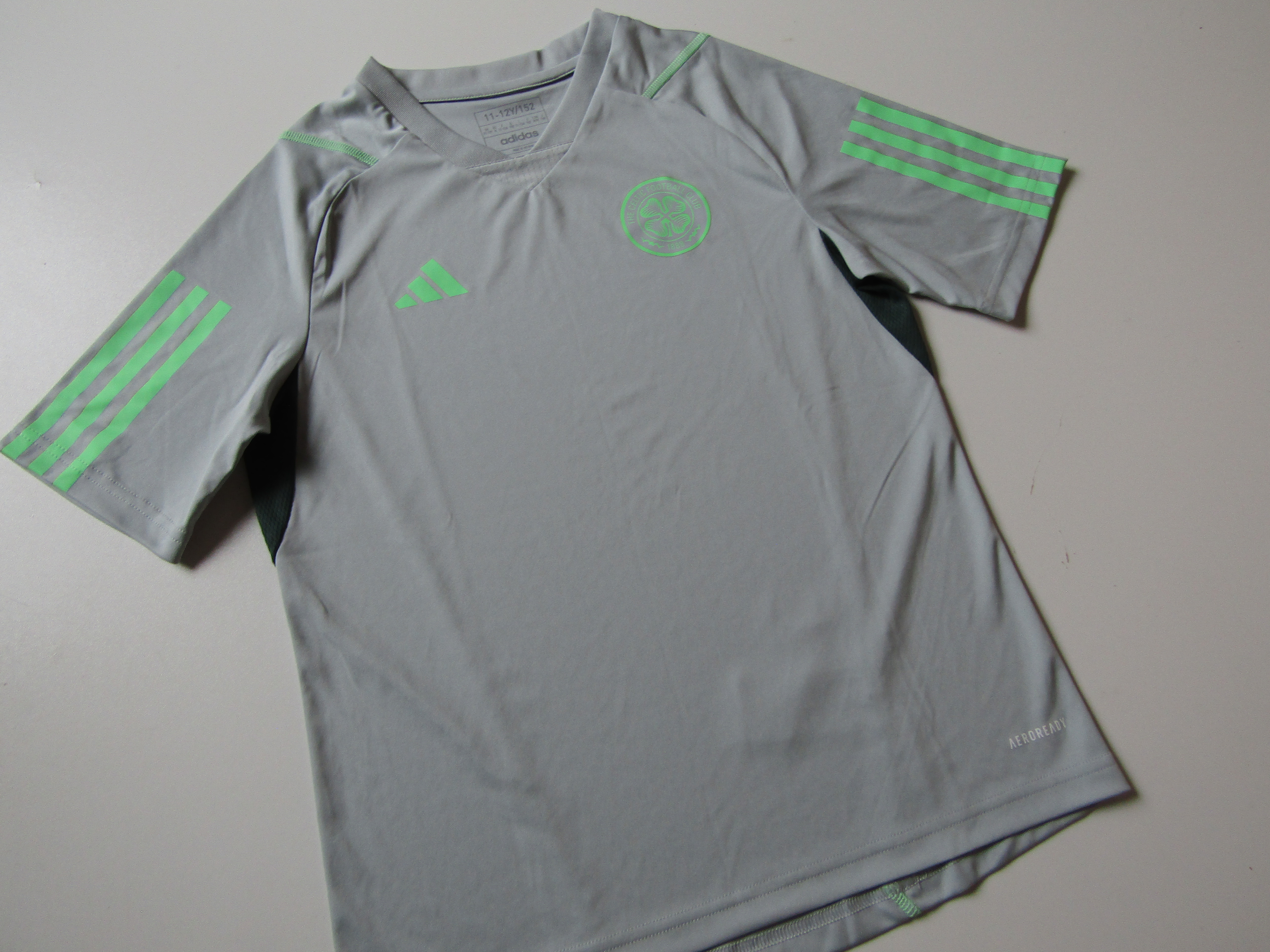 Chlapecký dres- ADIDAS-NOVÝ... VEL-146-152