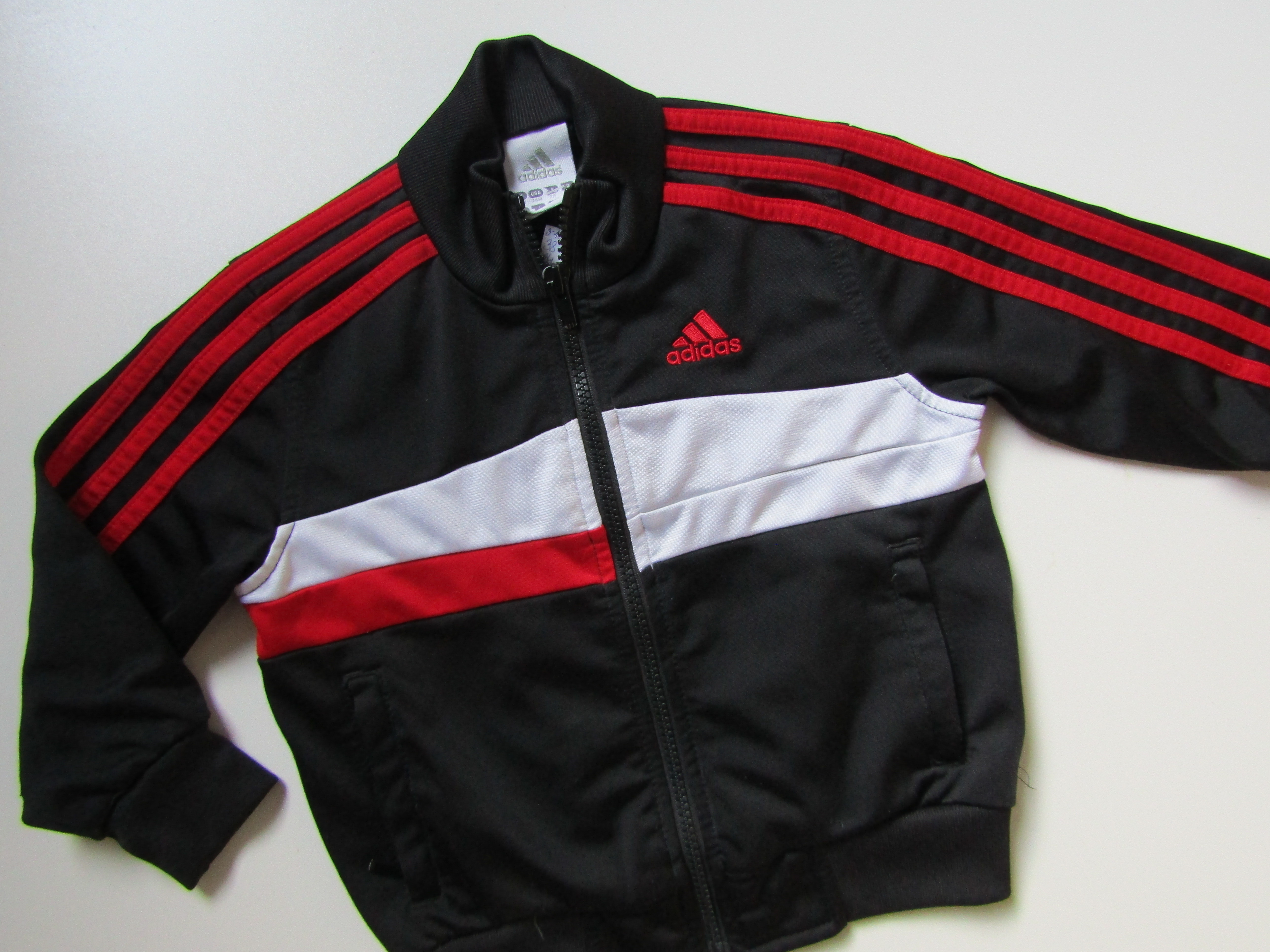 Chlapecká sportovní mikina- ADIDAS... VEL-92
