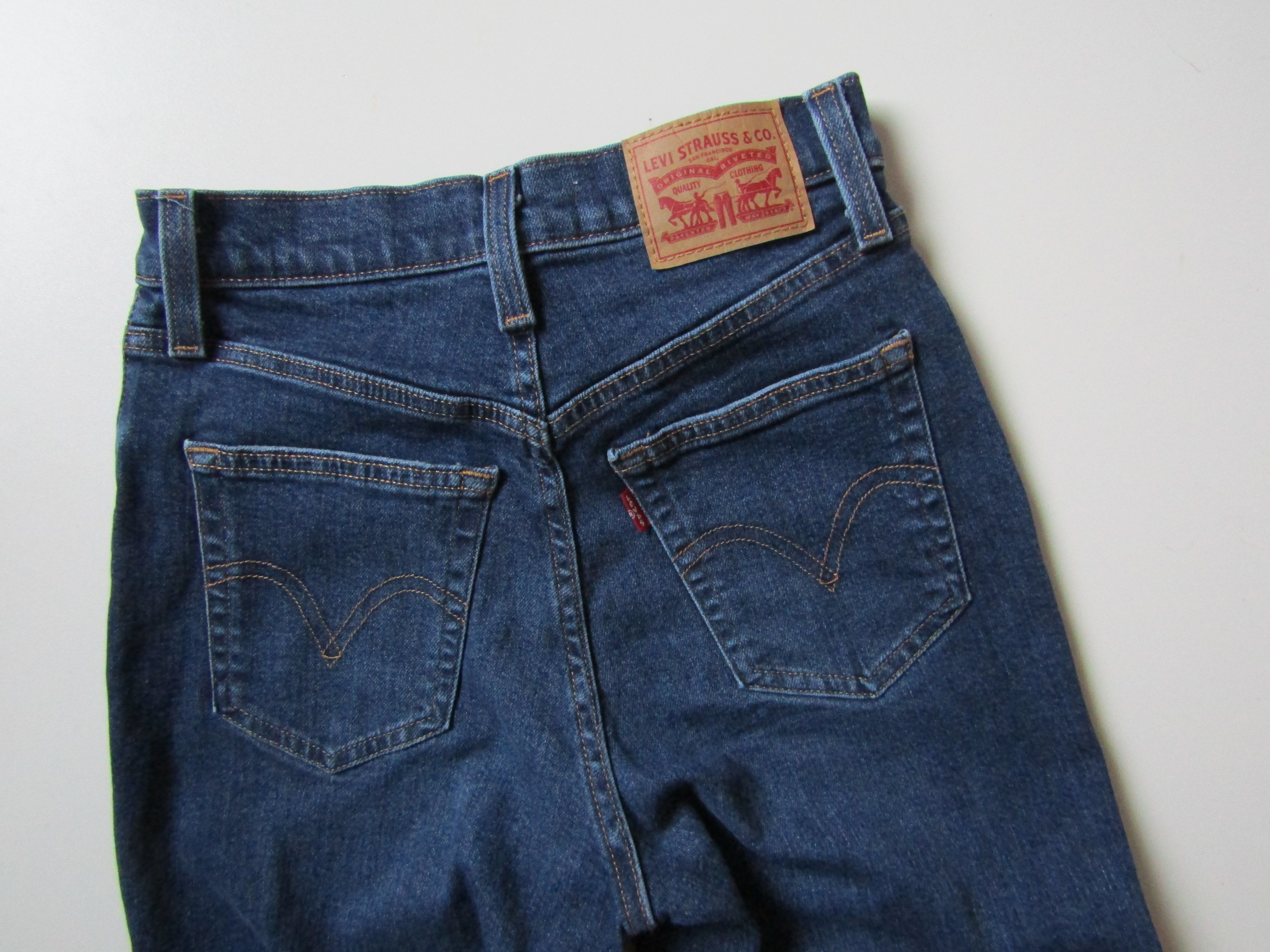 Dívčí elastické džíny- LEVIS... VEL-25