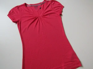 Dámské tričko- TOMMY HILFIGER-NOVÉ... VEL-42