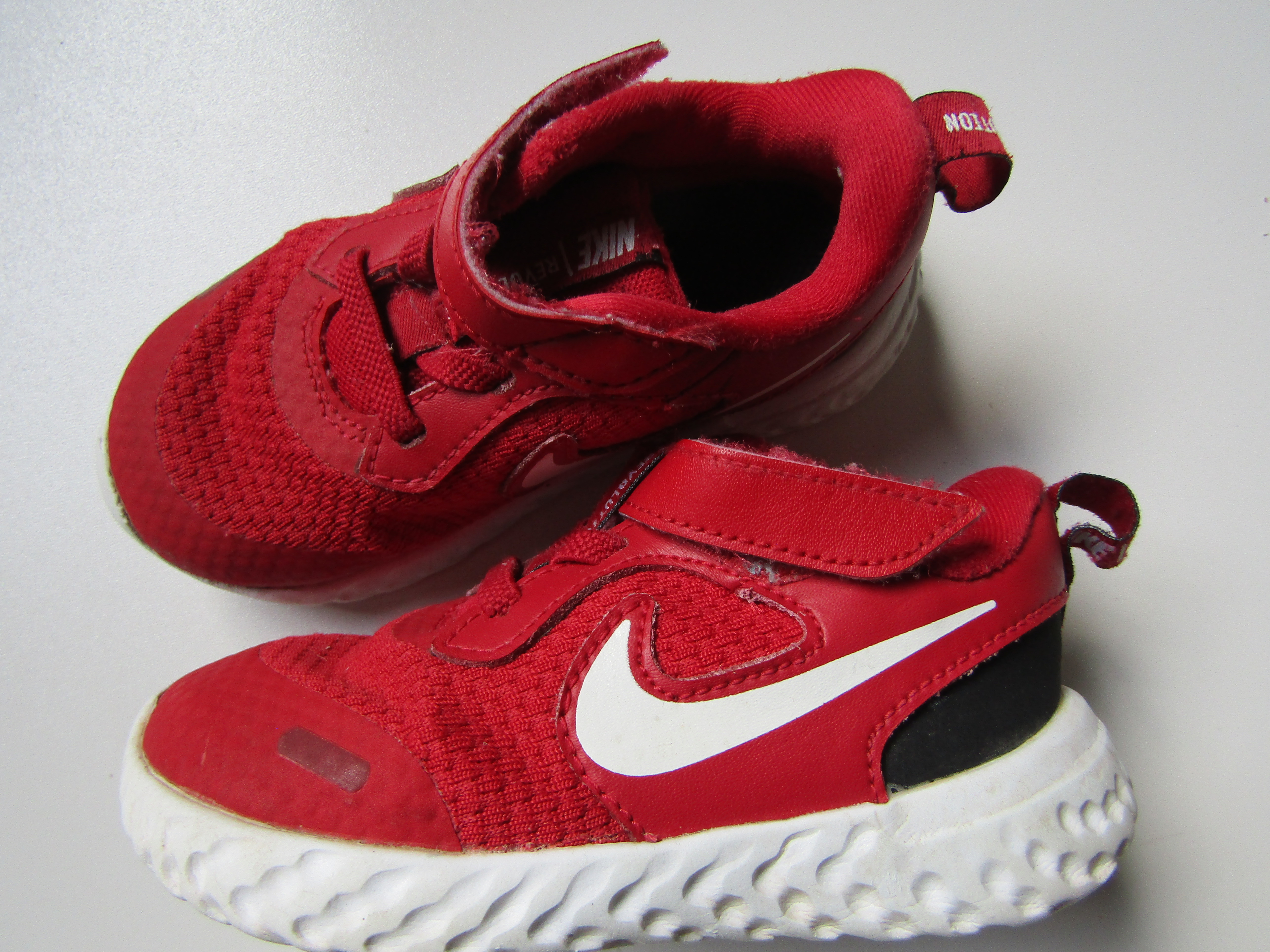 BOTASY- NIKE... VEL-23,5