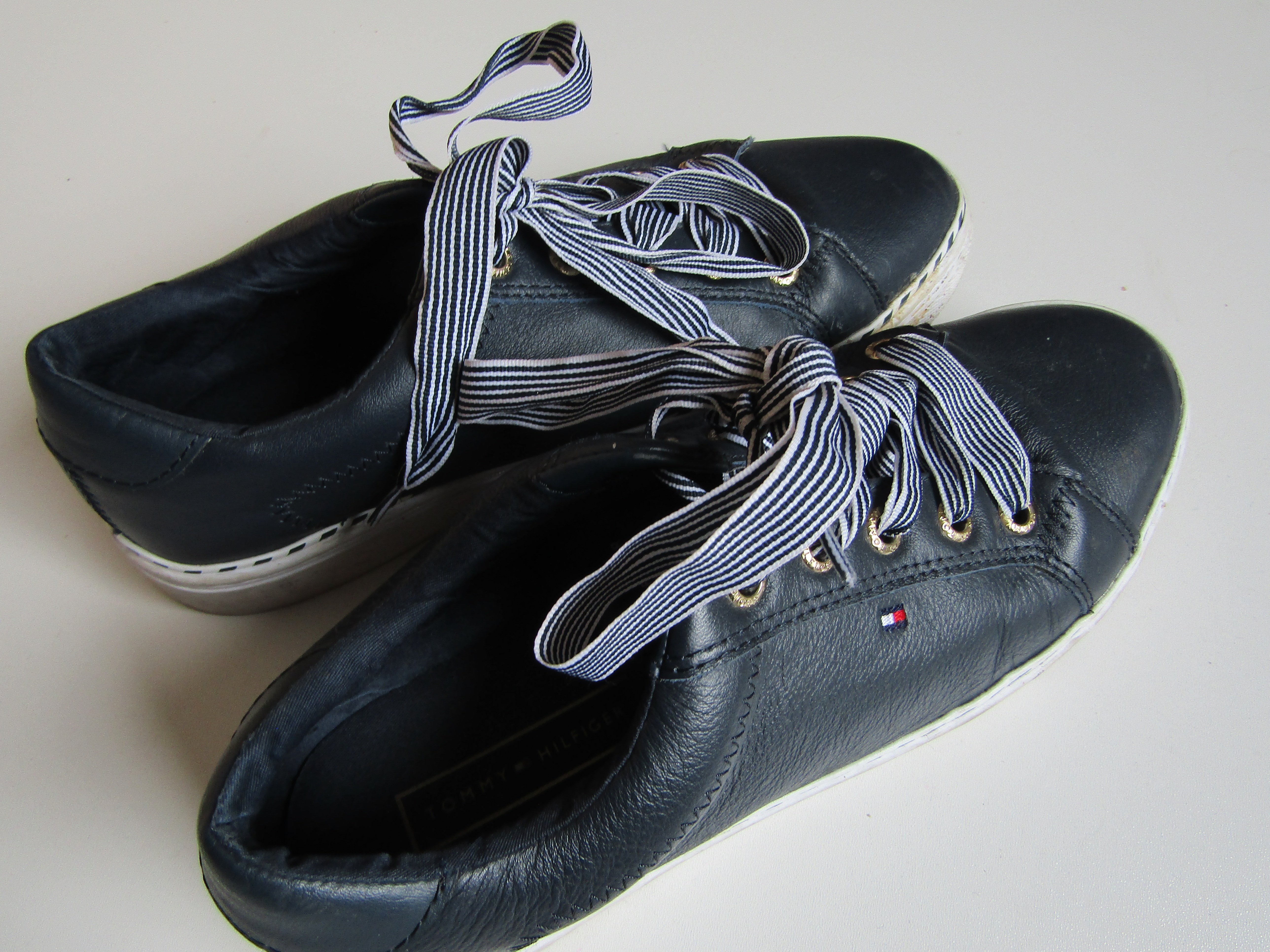 BOTY- TOMMY HILFIGER... VEL-39