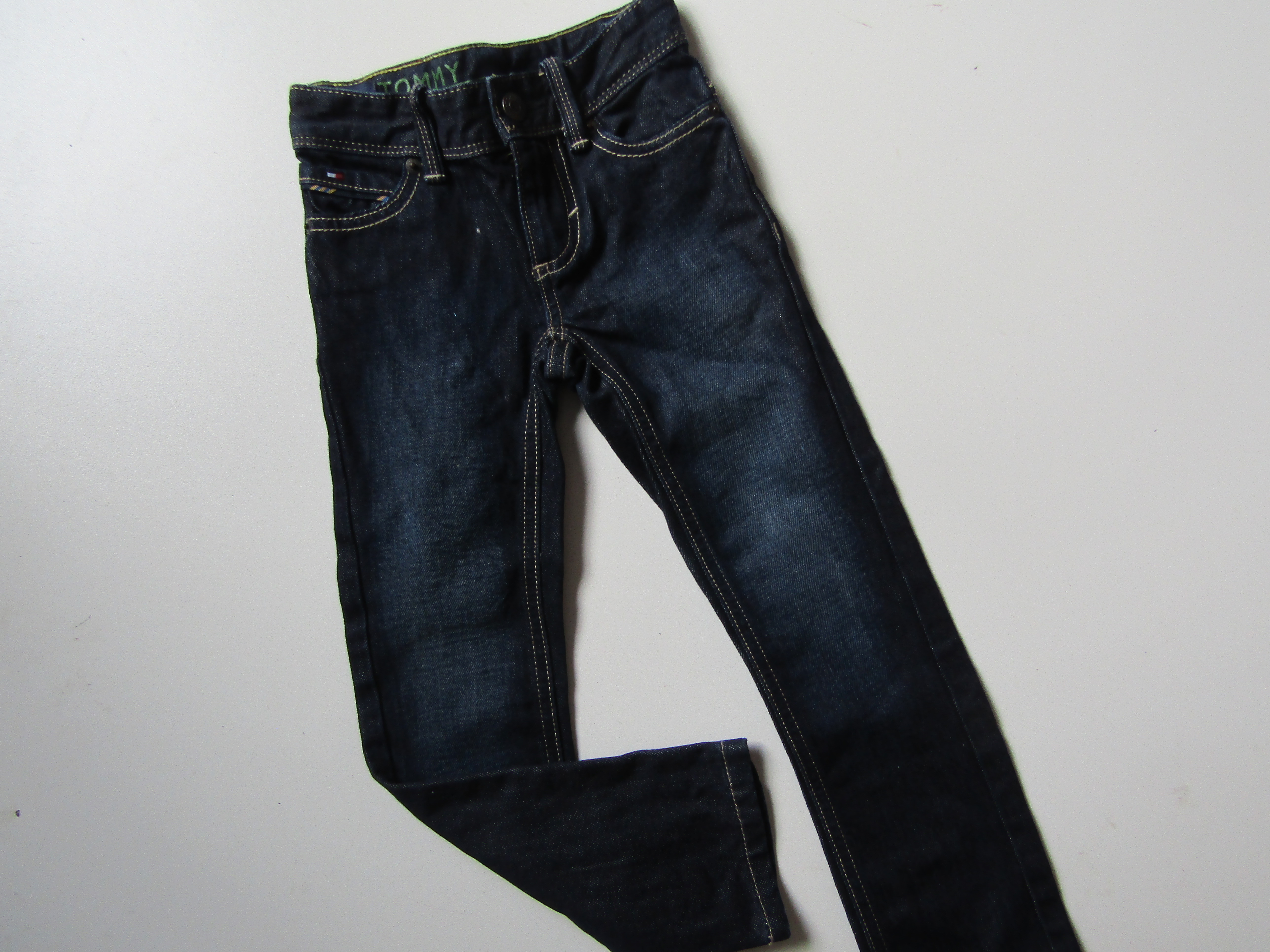 Chlapecké džíny- TOMMY HILFIGER... VEL-104