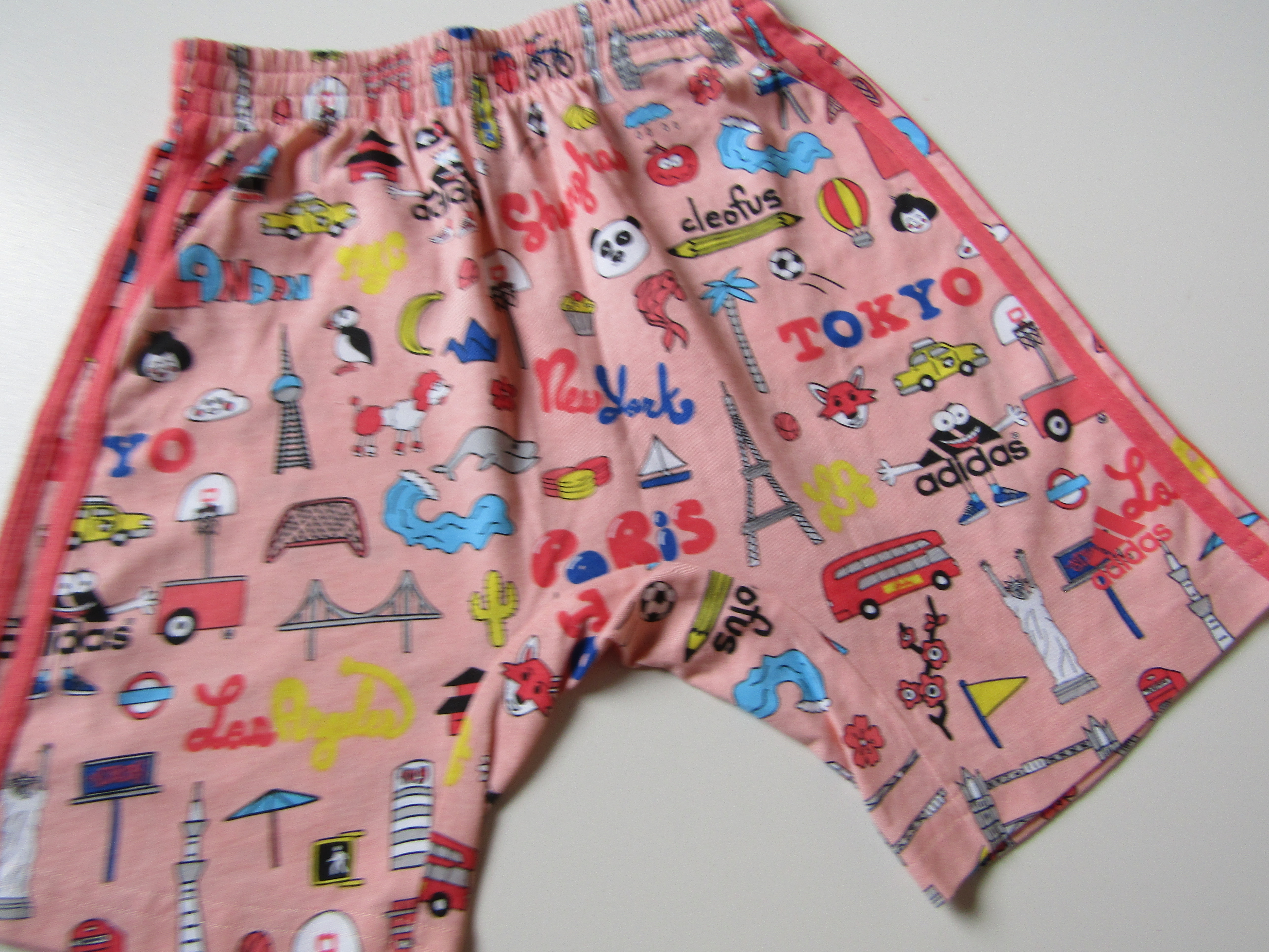 Dívčí sportovní kraťasy- ADIDAS- NOVÉ... VEL-98-104