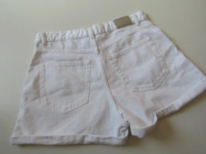 Dámské džínové kraťasy- PULL&BEAR... VEL-42