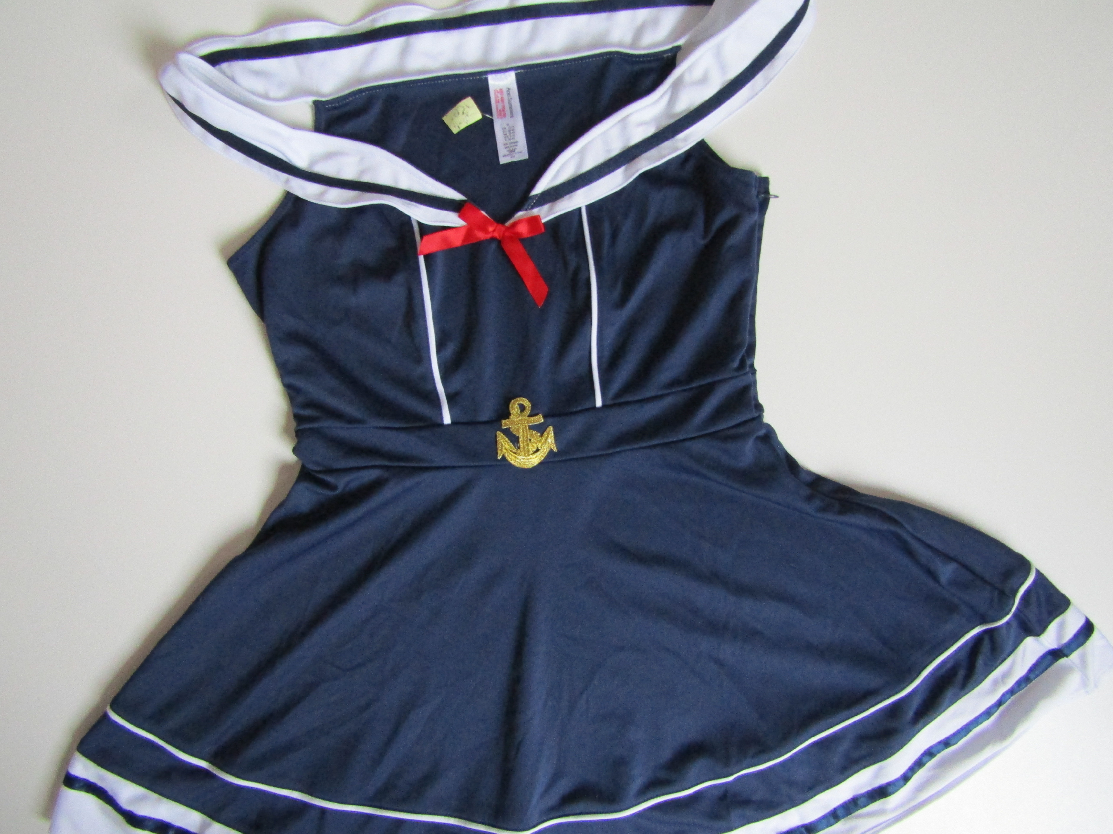 MAŠKARNÍ KOSTÝM- KAPITÁNKA... VEL-M-L