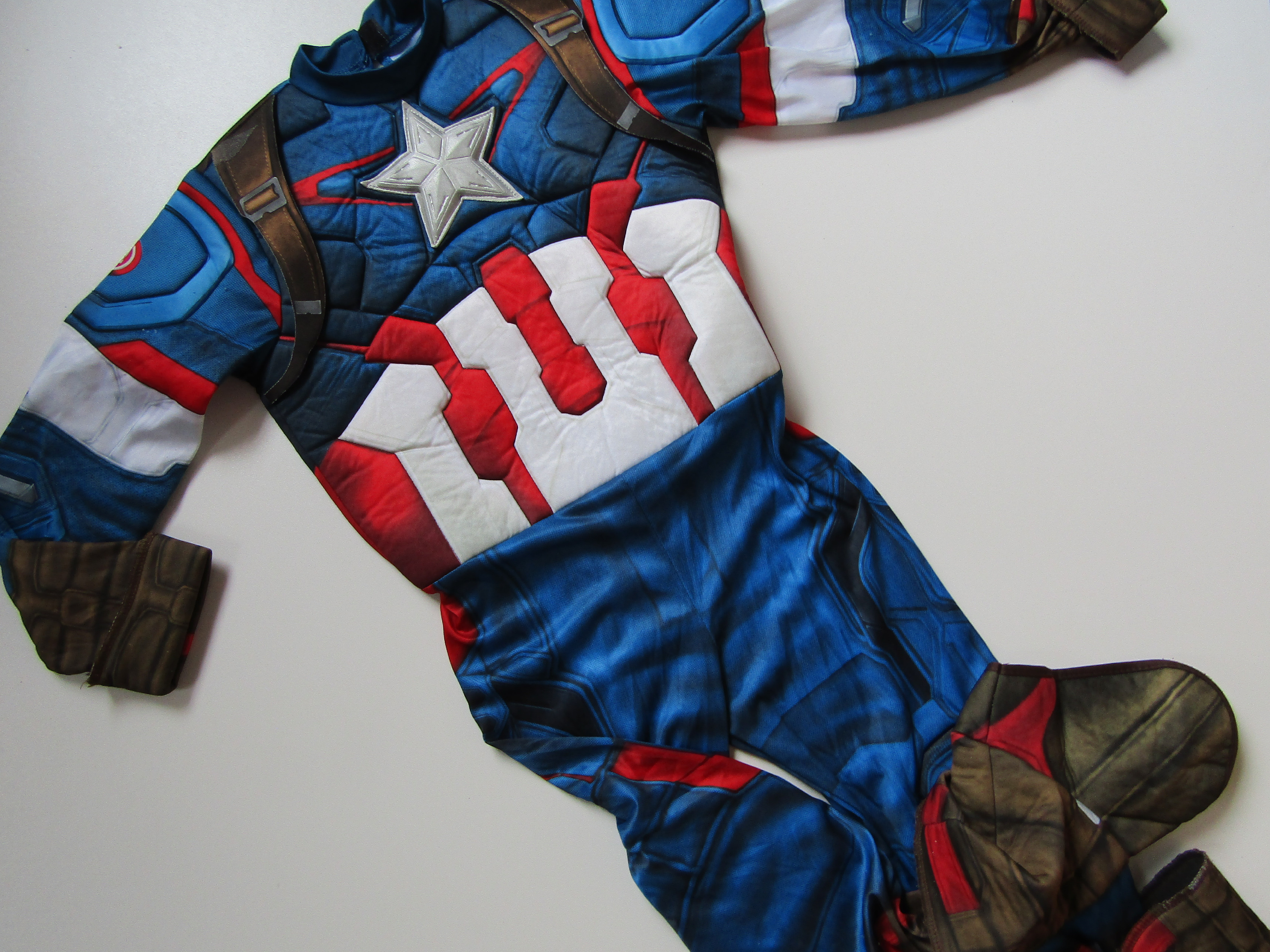 MAŠKARNÍ KOSTÝM- CAPITAN AMERICA... VEL-128-140