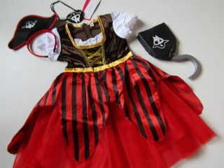 MAŠKARNÍ KOSTÝM- PIRÁTKA-NOVÝ... VEL-110