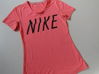 Dívčí sportovní tričko- NIKE... VEL-S