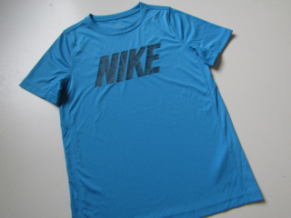 Chlapecké sportovní tričko- NIKE-NOVÉ... VEL-152-158