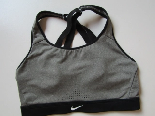 Dívčí sportovní vršek-NIKE... VEL-M