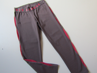 Dámské sportovní 3/4 leginy- UNDER ARMOUR... VEL-S