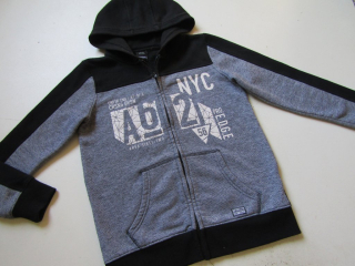 Chlapecká mikina- CHAPTER YOUNG... VEL-146-152