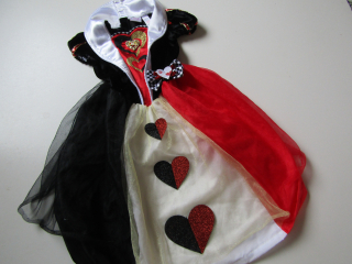 MAŠKARNÍ KOSTÝM- SRDCOVÁ KRÁLOVNA-NOVÝ... VEL-98-104