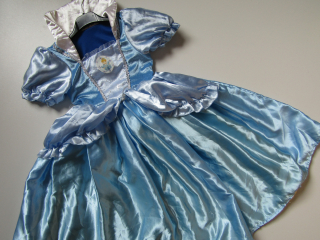 MAŠKARNÍ OBOUSTRANNÝ KOSTÝM - POPELKA , SNĚHURKA..VEL 116-122