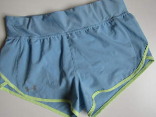 Dívčí sportovní kraťasy- UNDER ARMOUR...VEL-S