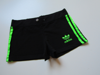 Dívčí sportovní kraťasy- ADIDAS...VEL-S