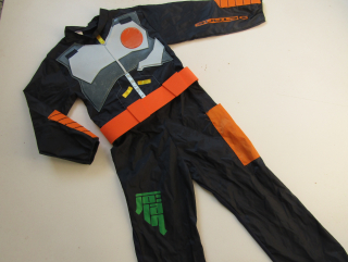 MAŠKARNÍ KOSTÝM... VEL-104-122