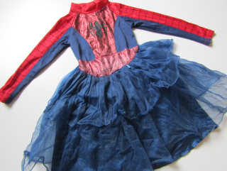 MAŠKARNÍ KOSTÝM- SPIDERMANKA... VEL-122-128