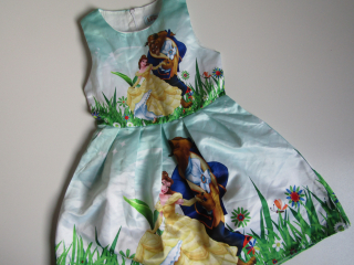 MAŠKARNÍ KOSTÝM- KRÁSKA A ZVÍŘE... VEL-116-122