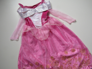 MAŠKARNÍ KOSTÝM- PRINCENA.. VEL-128-134