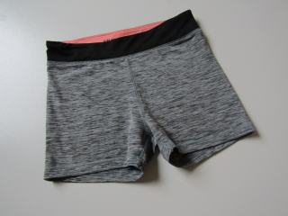 Dívčí sportovní kraťasy- H&M...VEL-146-152